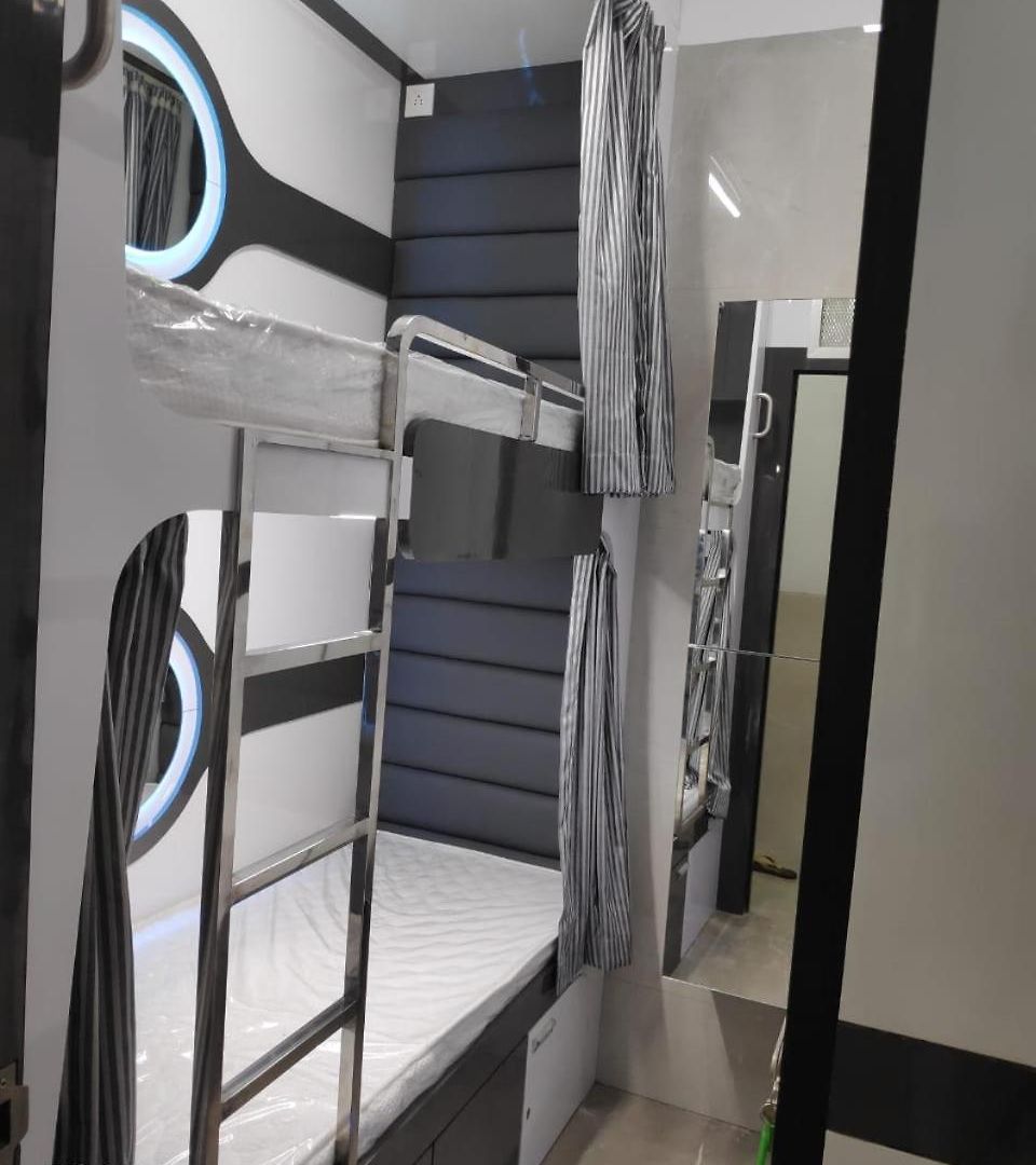 Capsule hotel O C E A N T-2 Mumbai