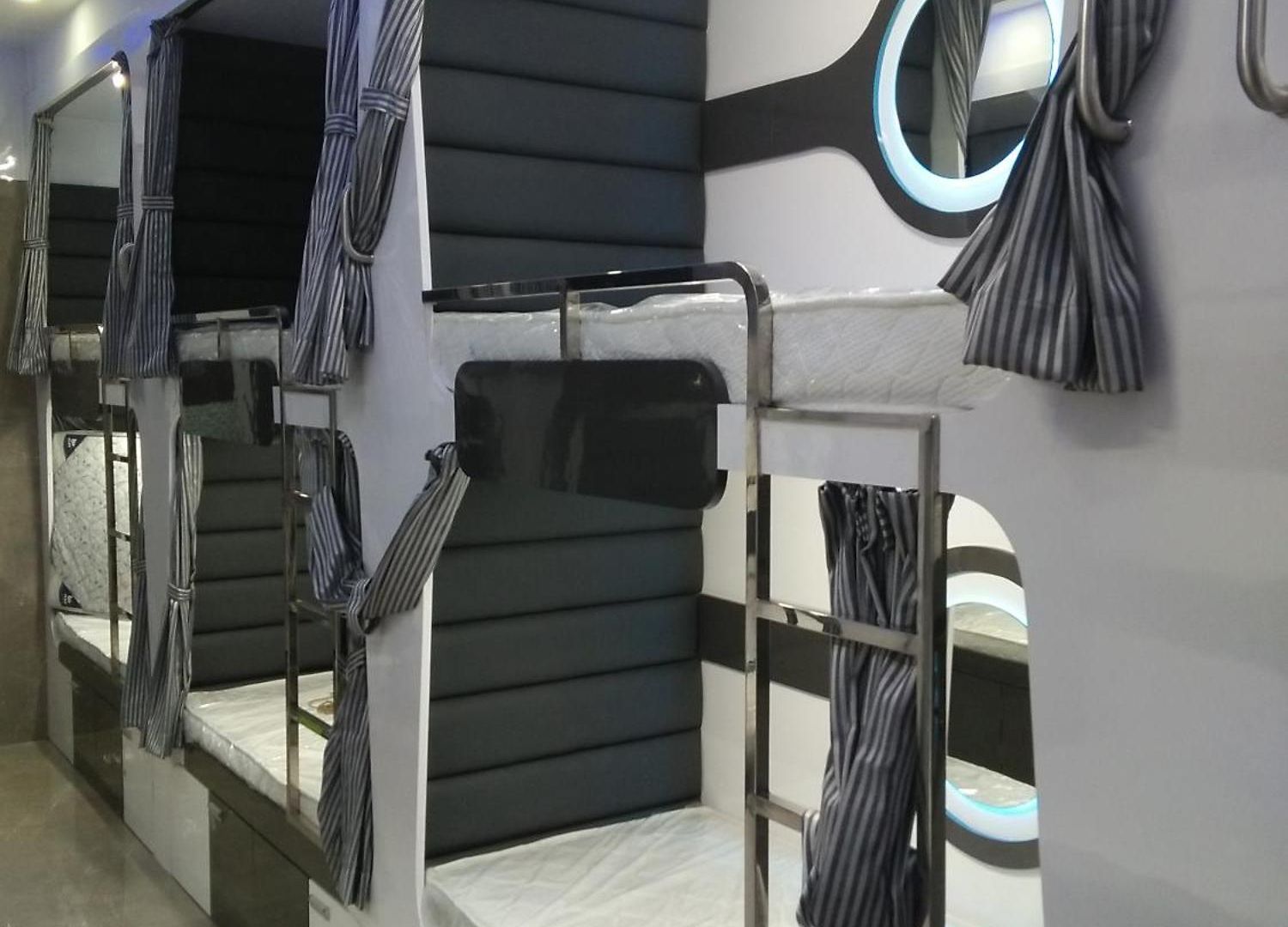 Capsule hotel O C E A N T-2