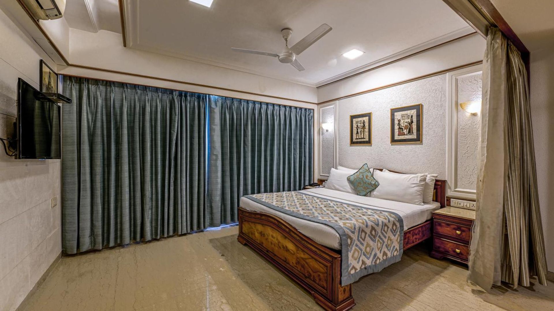 Regal Enclave Hotel 3*