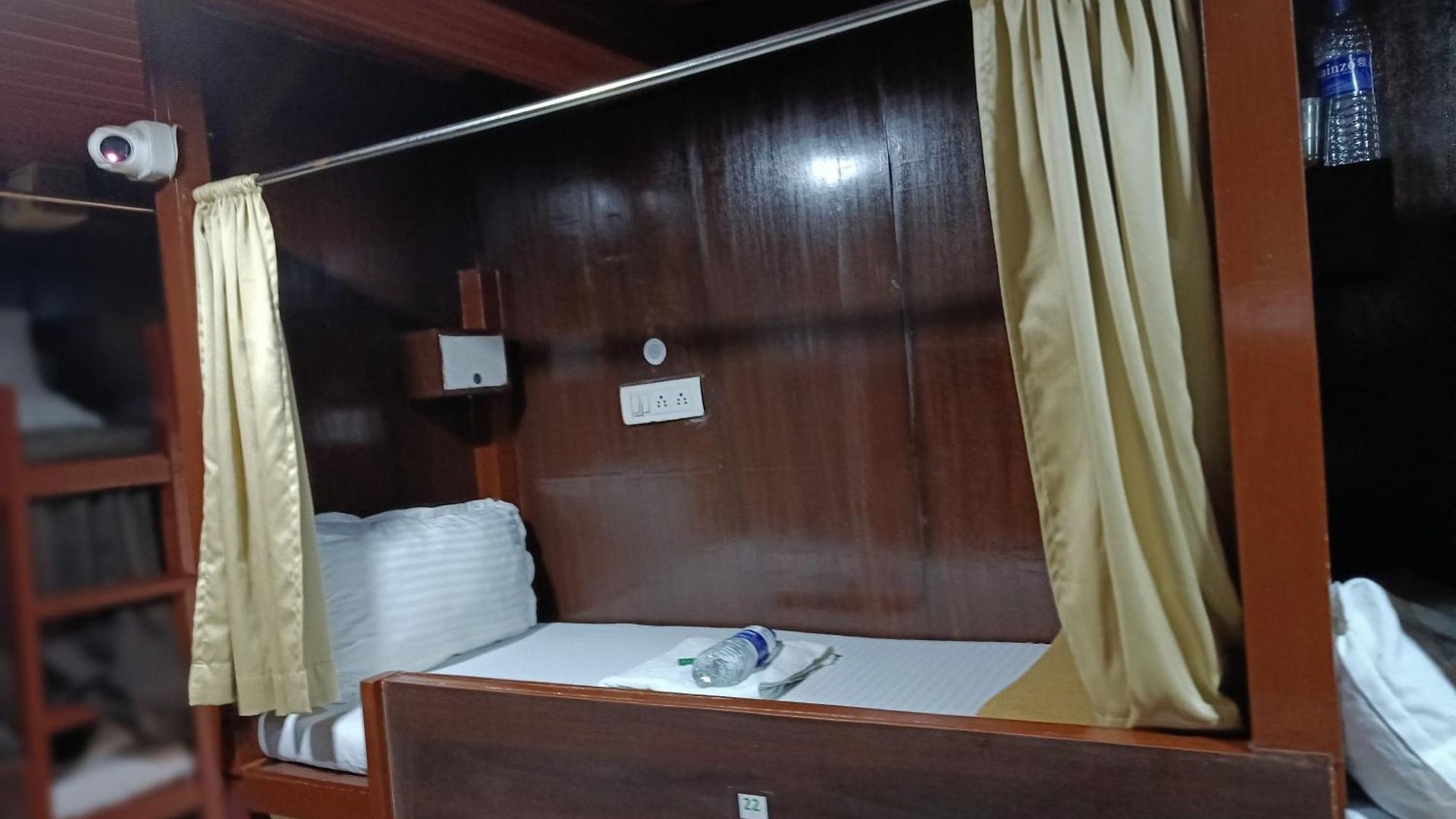 Asra For Male And Female Hotel Mumbai