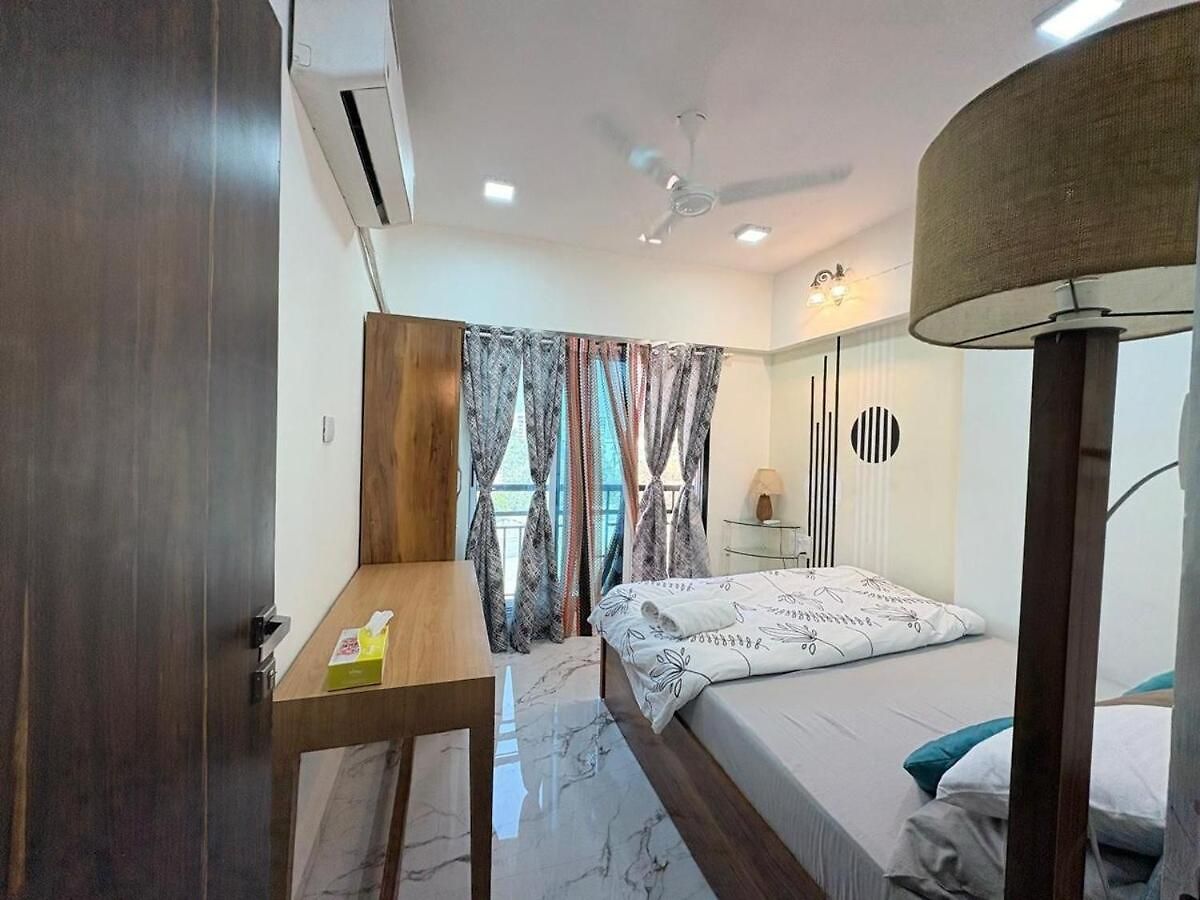 Stunning 1bhk With View View, Bandra West 601 Mumbai