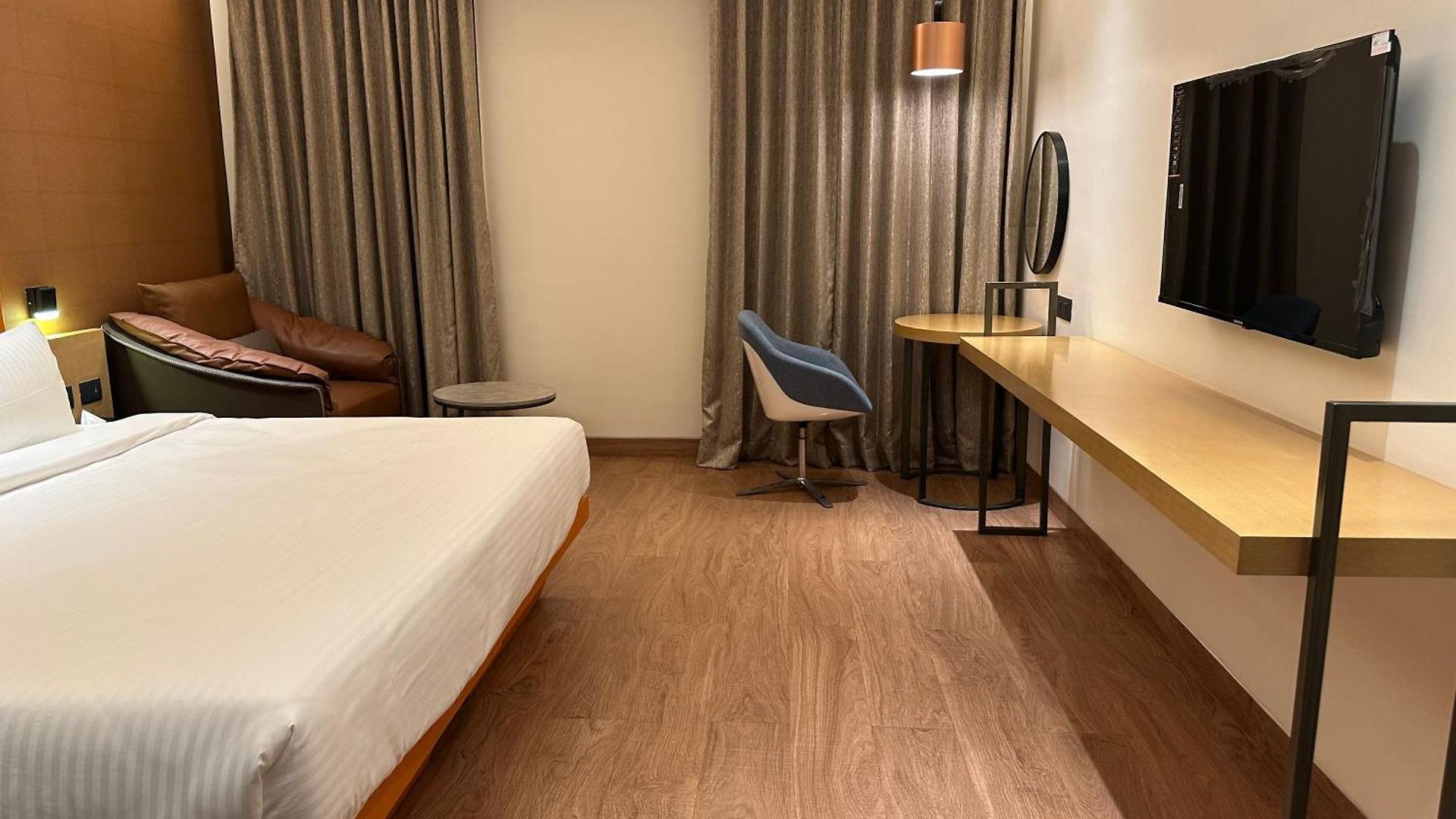 37th Crescent Navi Hotel