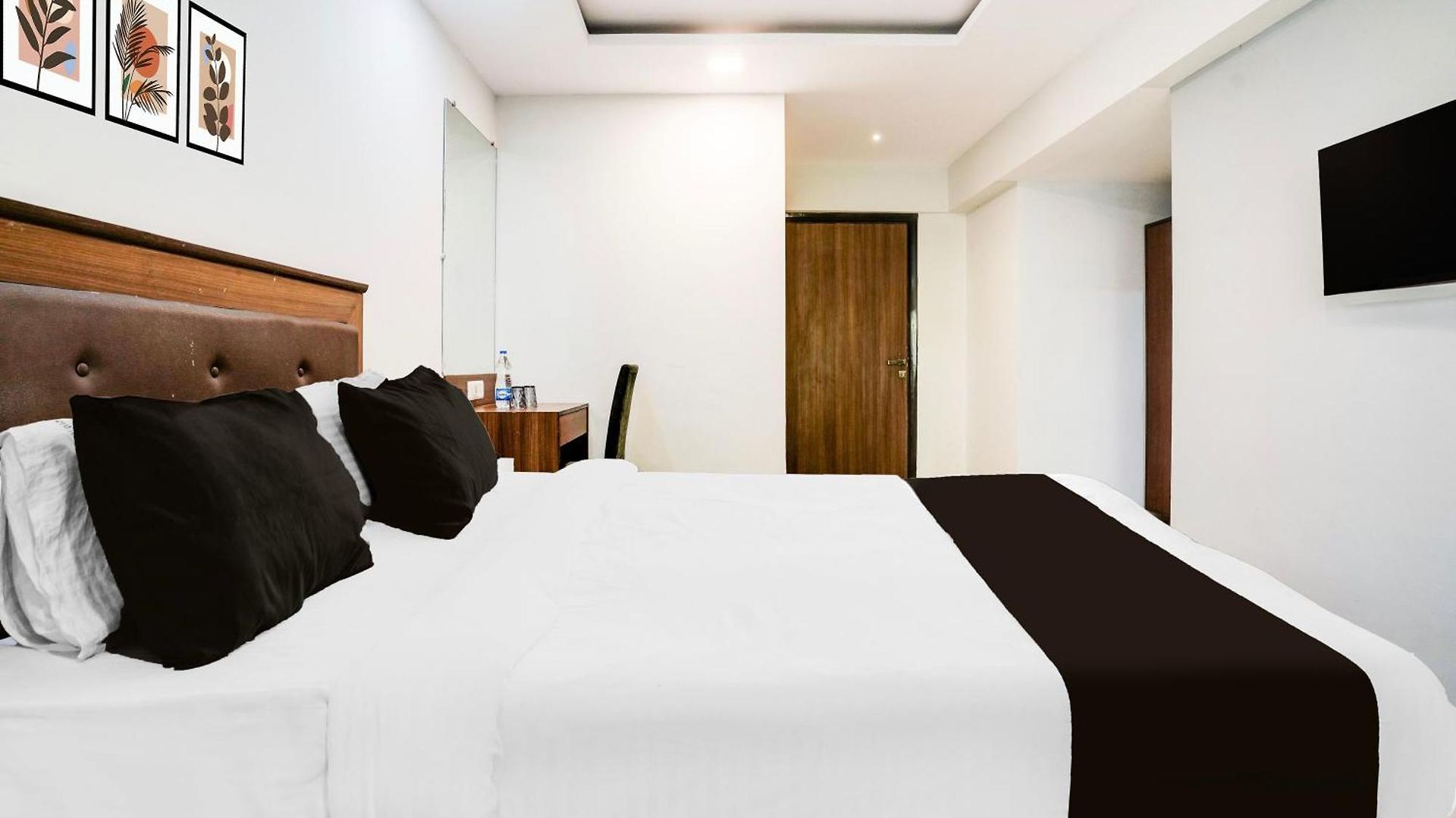 Townhouse Marol Near Airport Hotel 4*