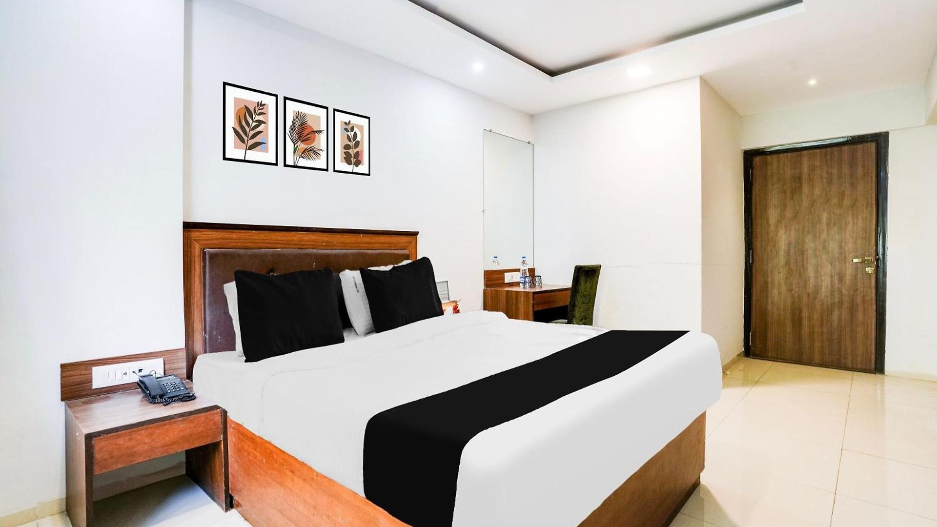 Hotel Townhouse Marol Near Airport 4*