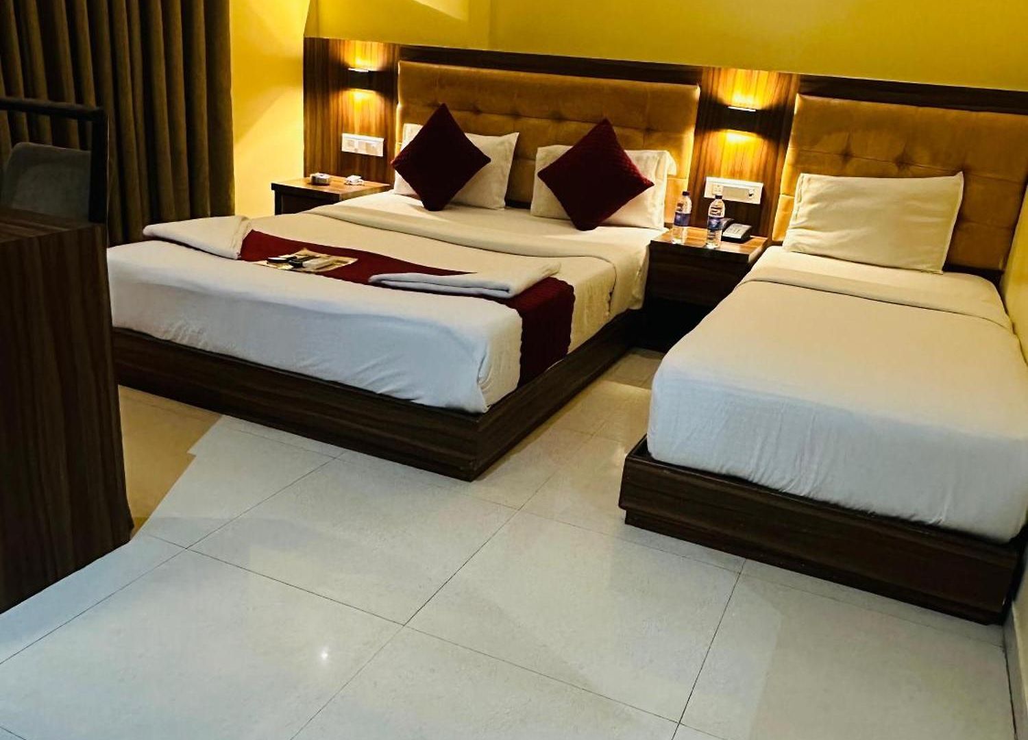 Emerald 3* Mumbai