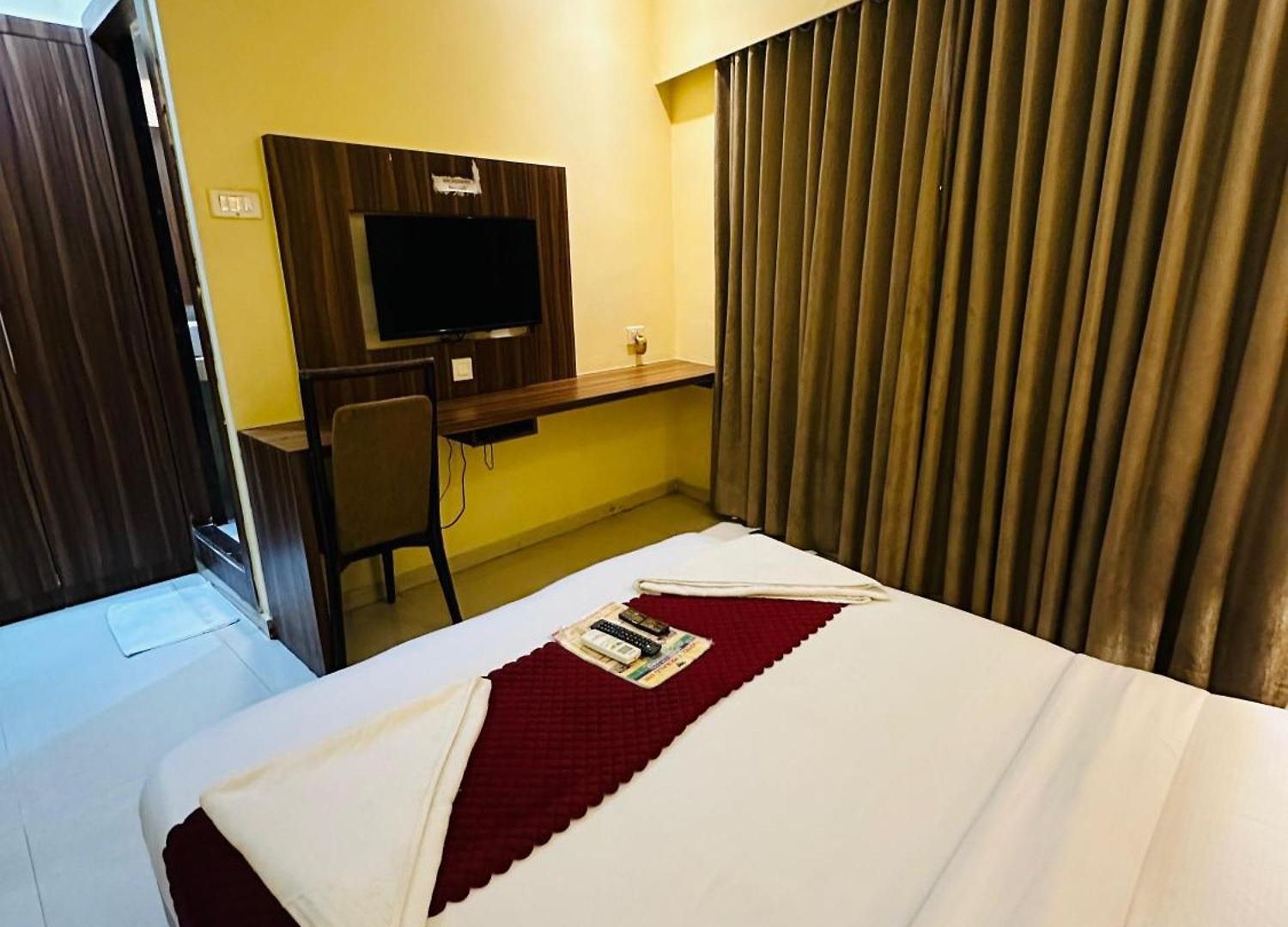 Emerald Hotel