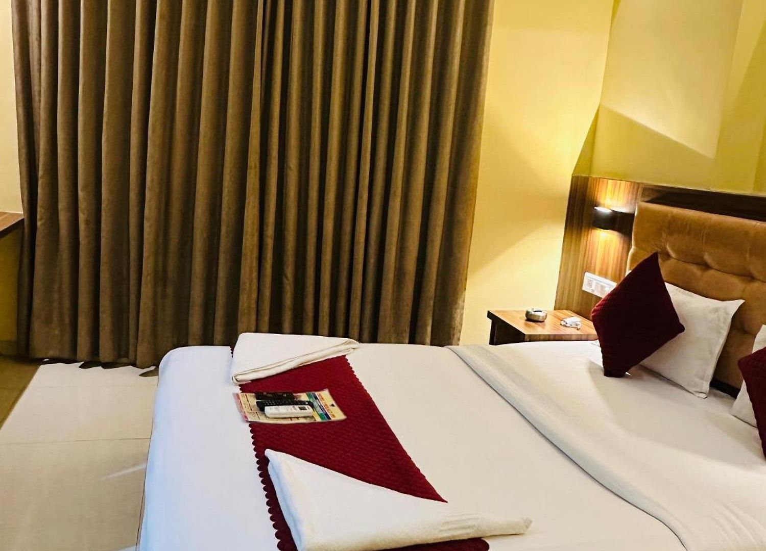 Hotel Emerald
