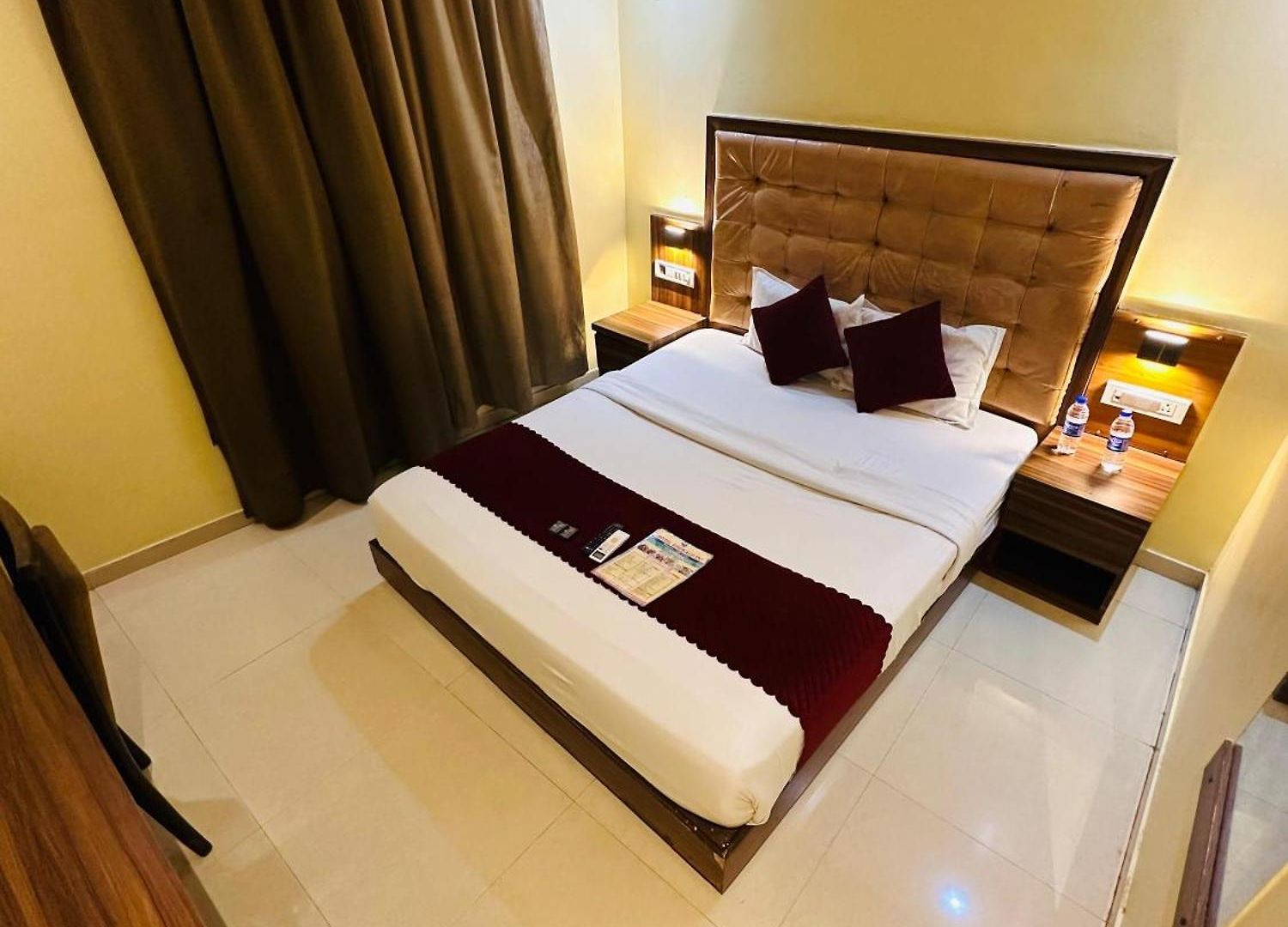 Hotel Emerald