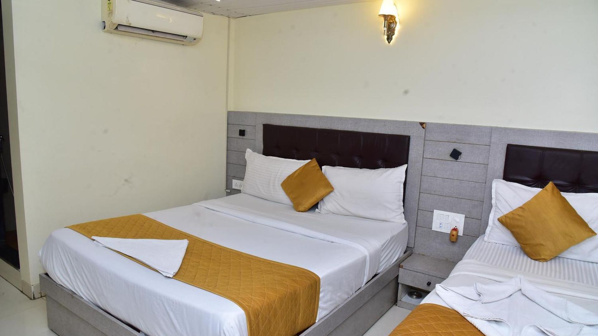 Embassy 3* Mumbai