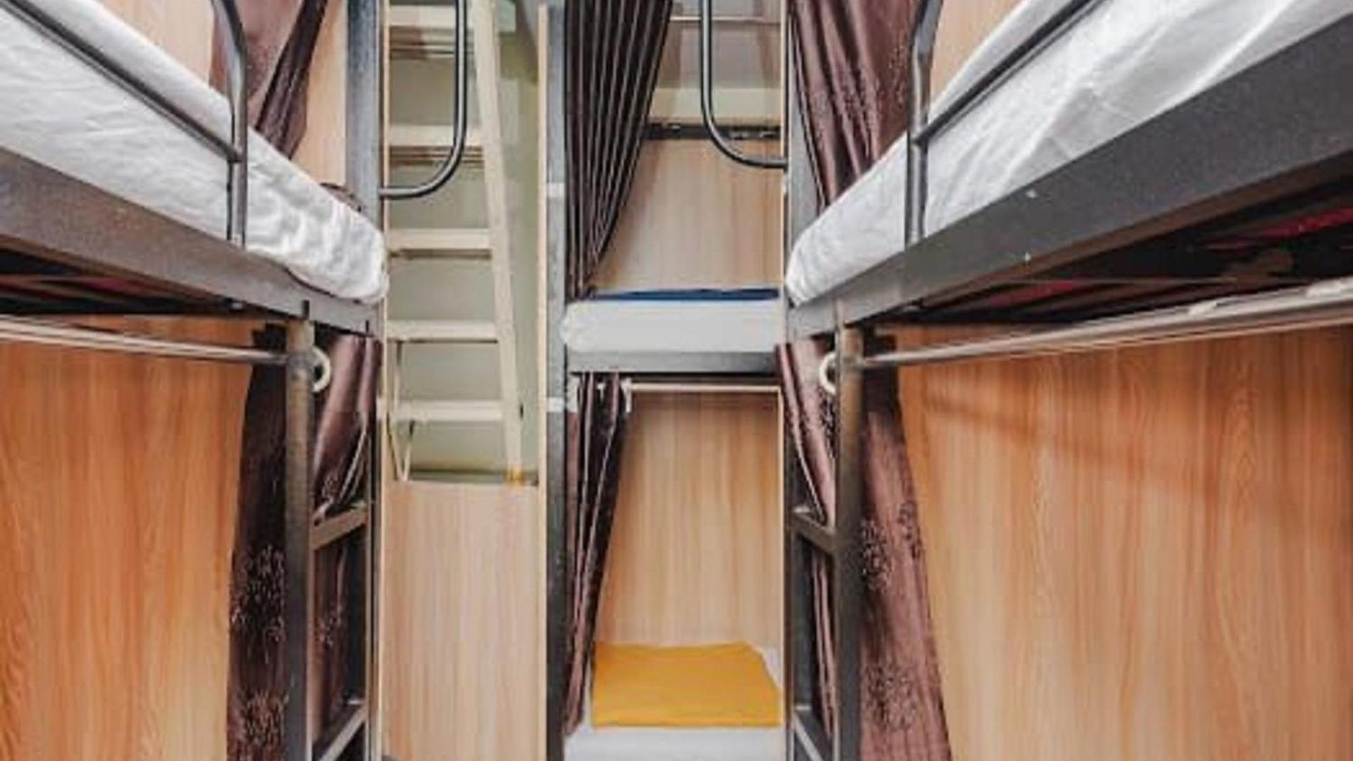 Golden Sands And Single Ac Apartment Mumbai