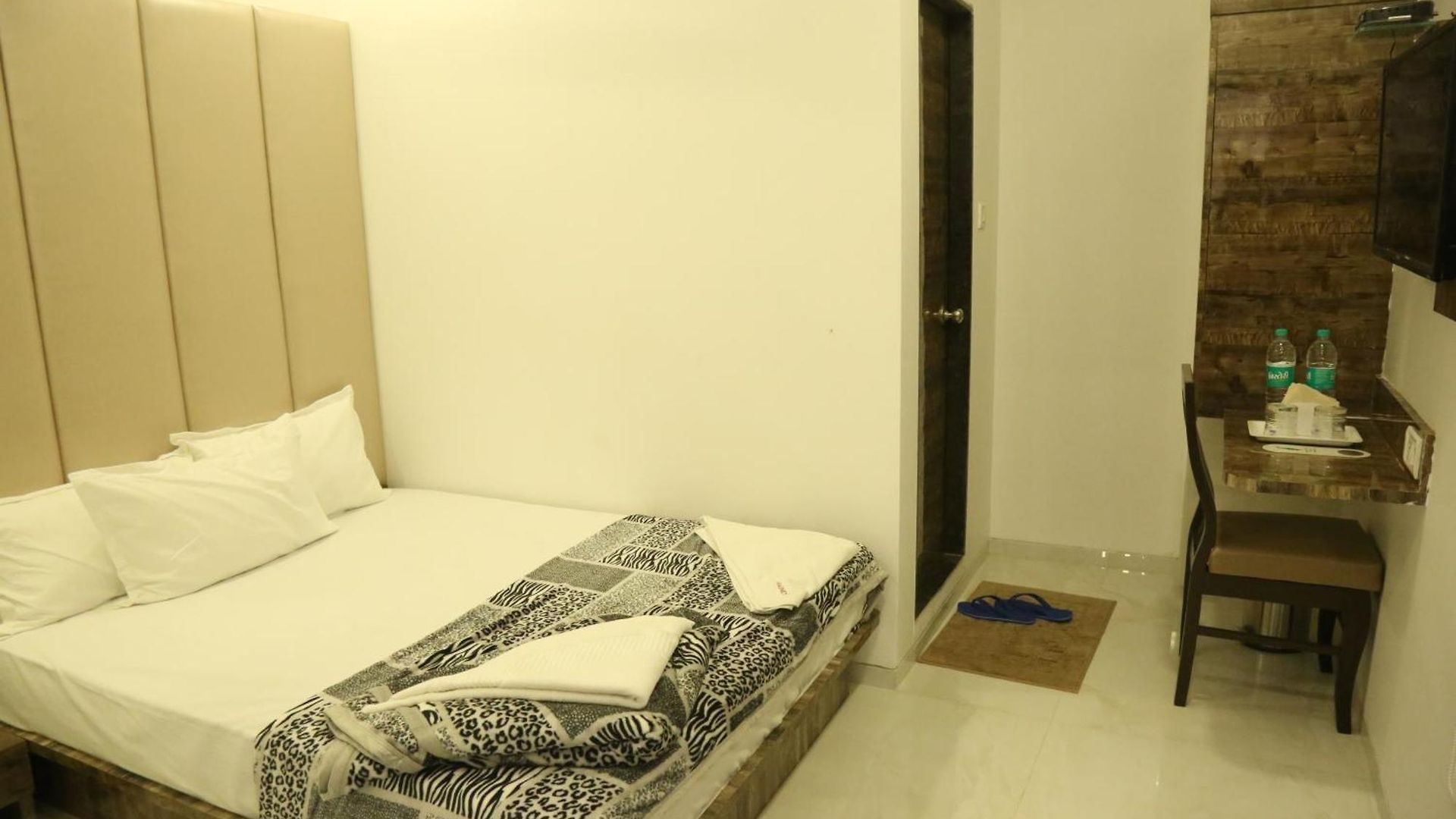 Magnum Airport T-2 Hotel Mumbai