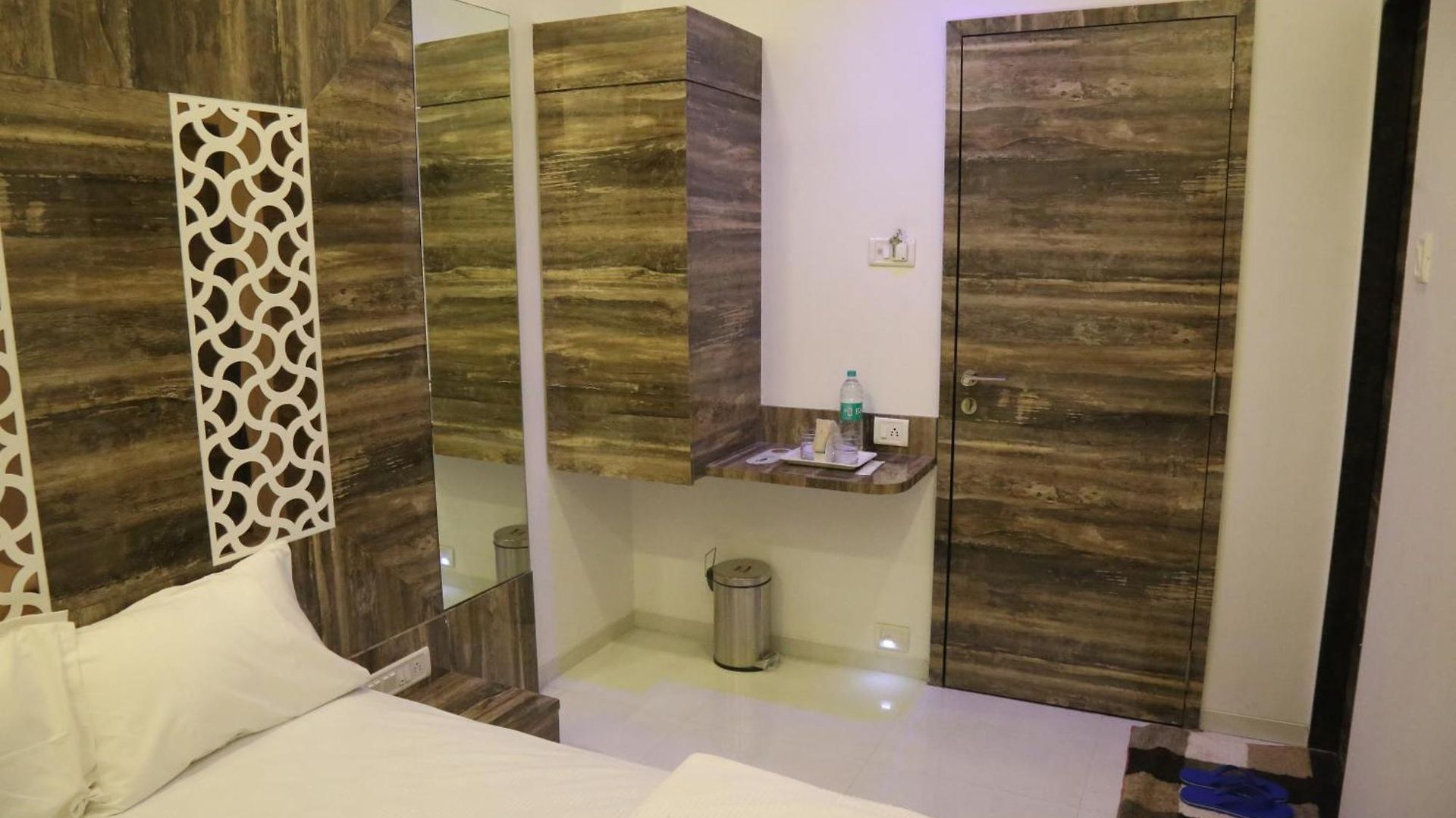 Hotel Magnum Airport T-2 Mumbai