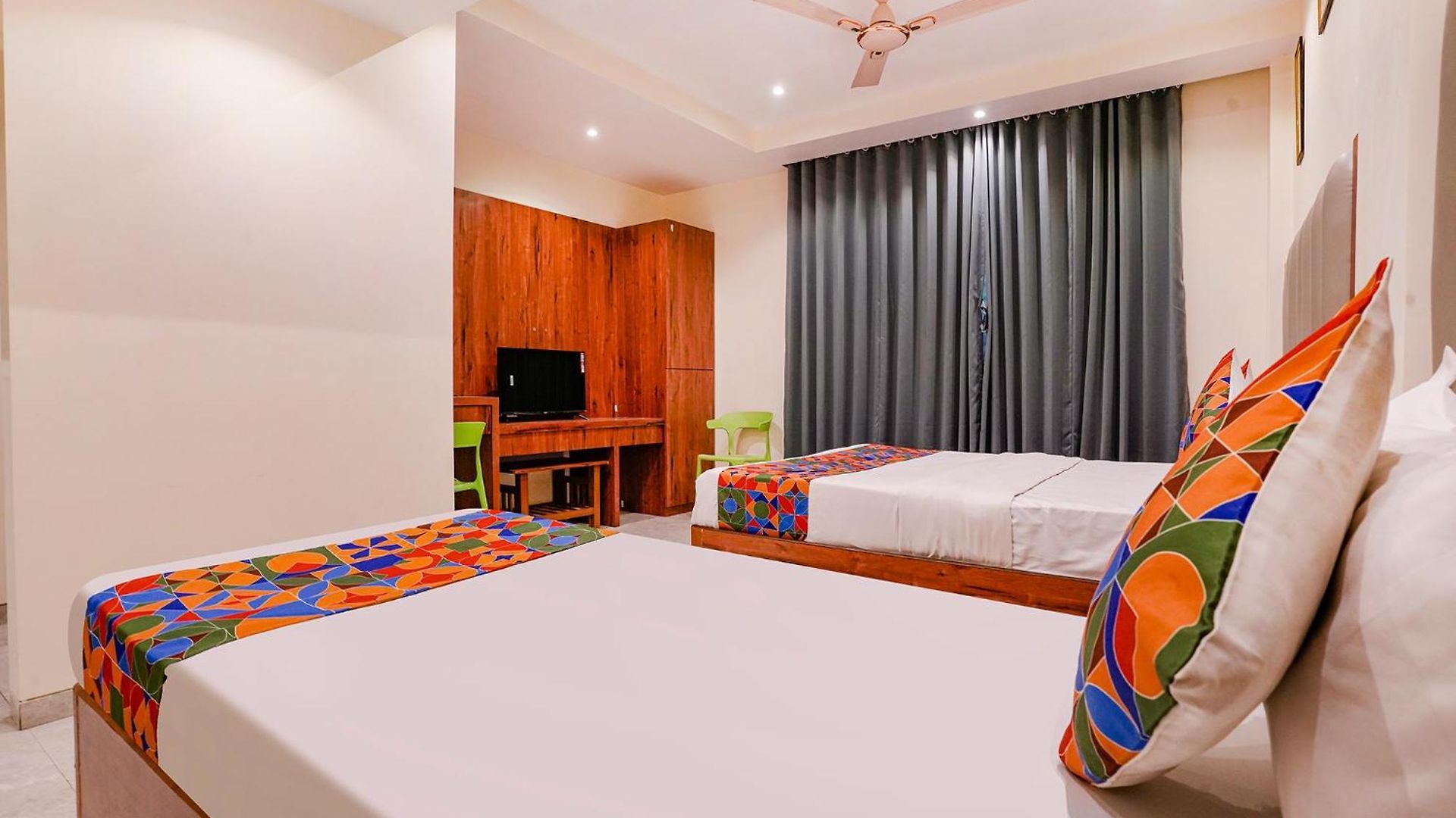 Hotel Fabhotel Utsav Residency 3*