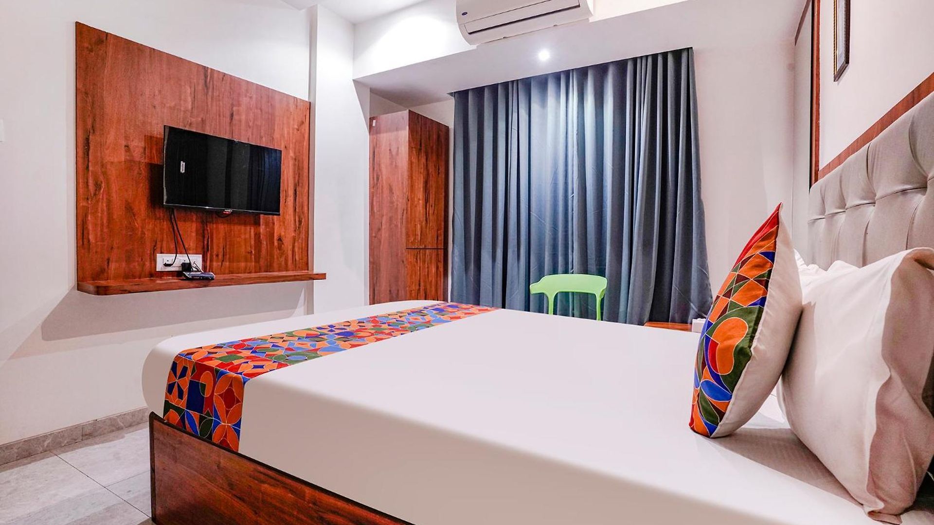 Hotel Fabhotel Utsav Residency 3*