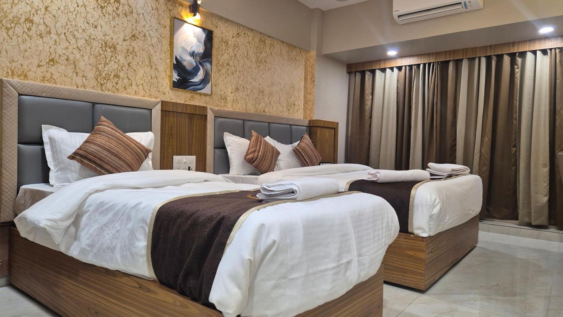 Galaxy Bkc Mumbai