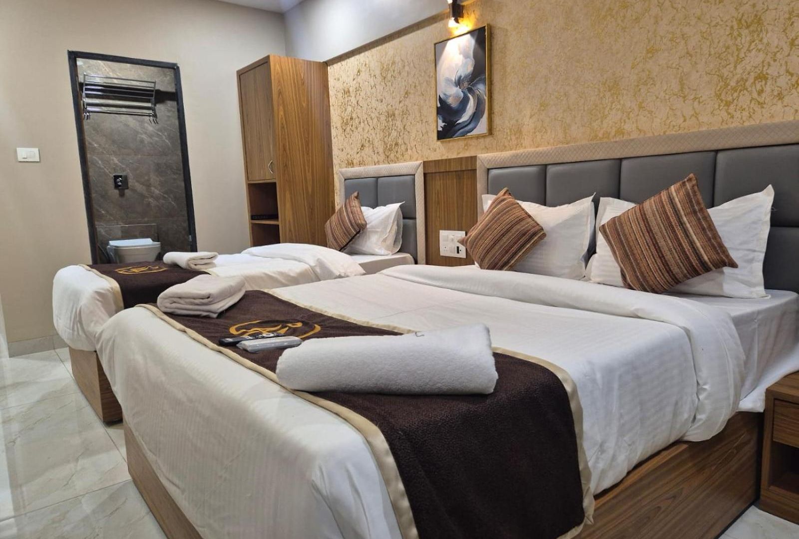 Hotel Galaxy Bkc