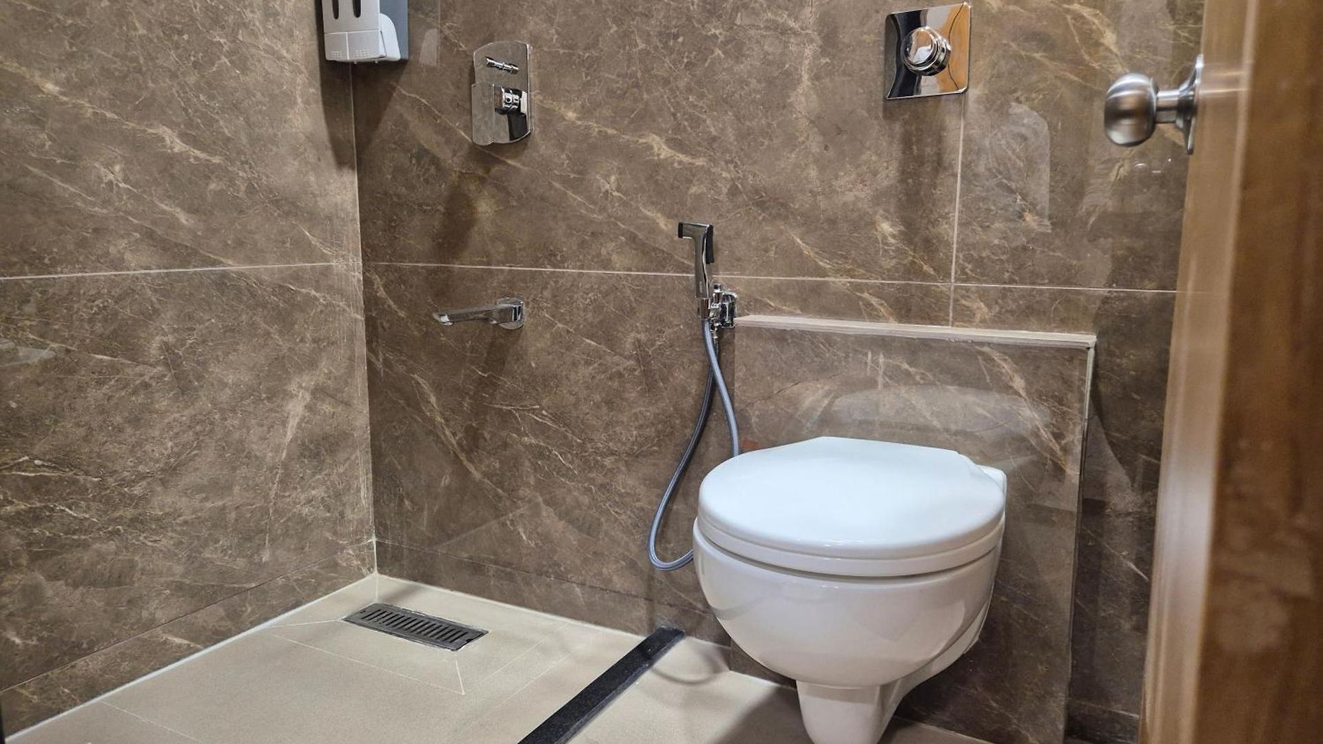 Galaxy Bkc Hotel 3*