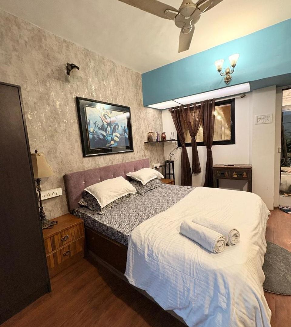Apartment Independent Garden Cottage-bandra-carter Road