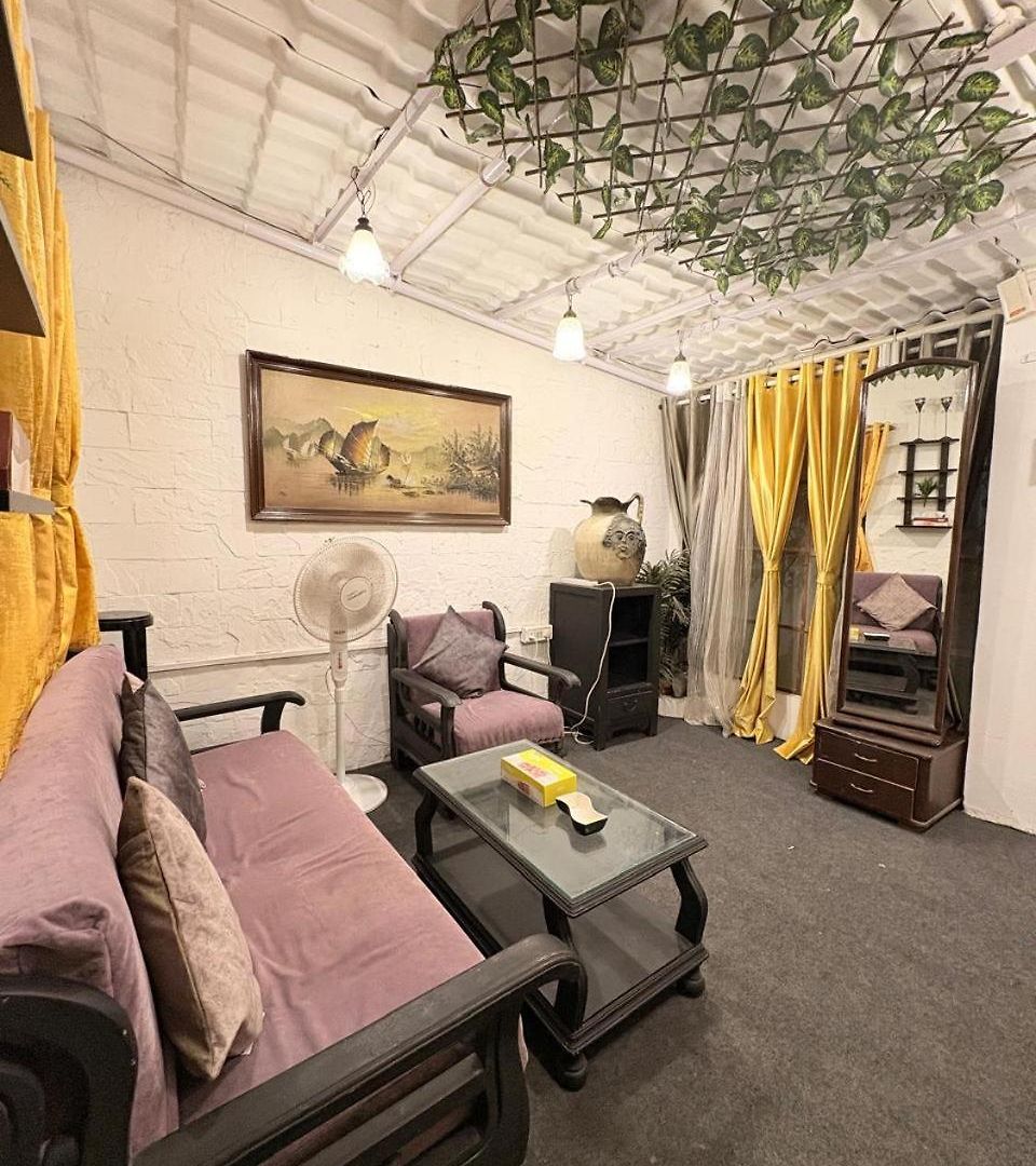 Independent Garden Cottage-bandra-carter Road Apartment Mumbai