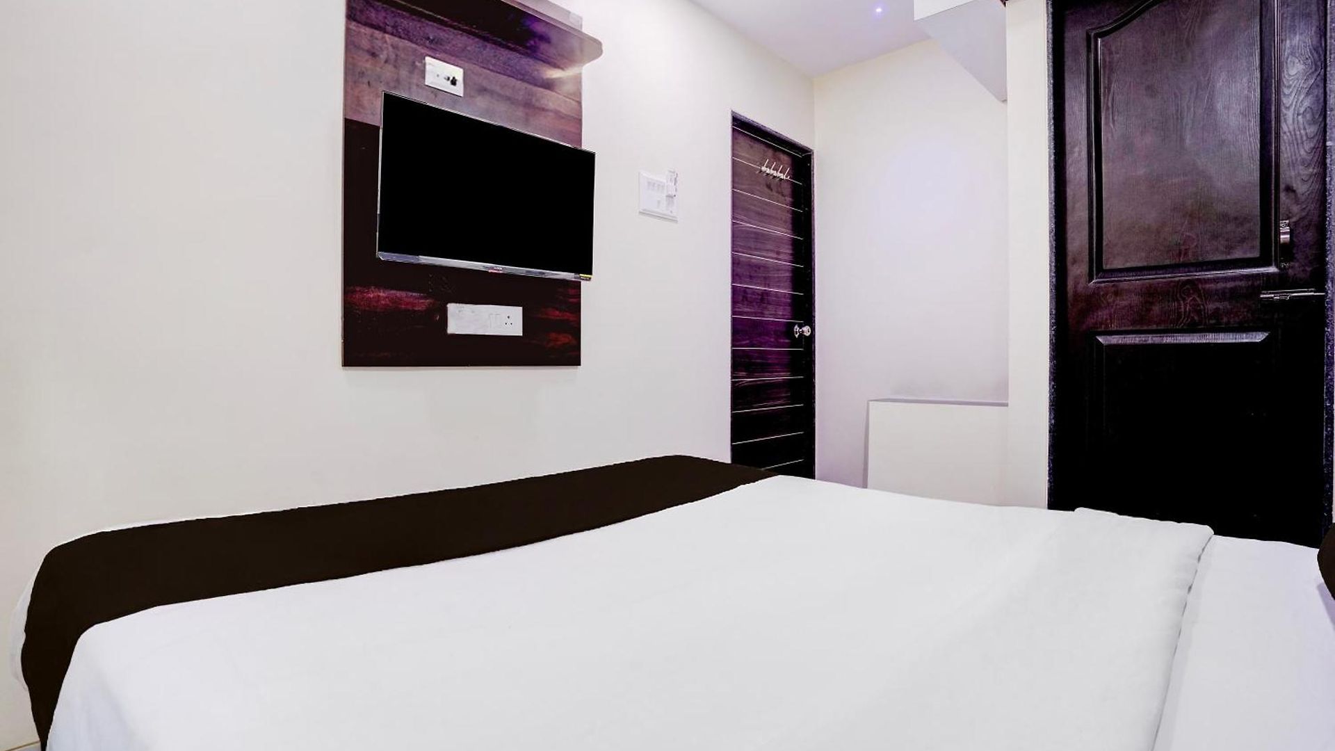 Hotel O Class Mumbai