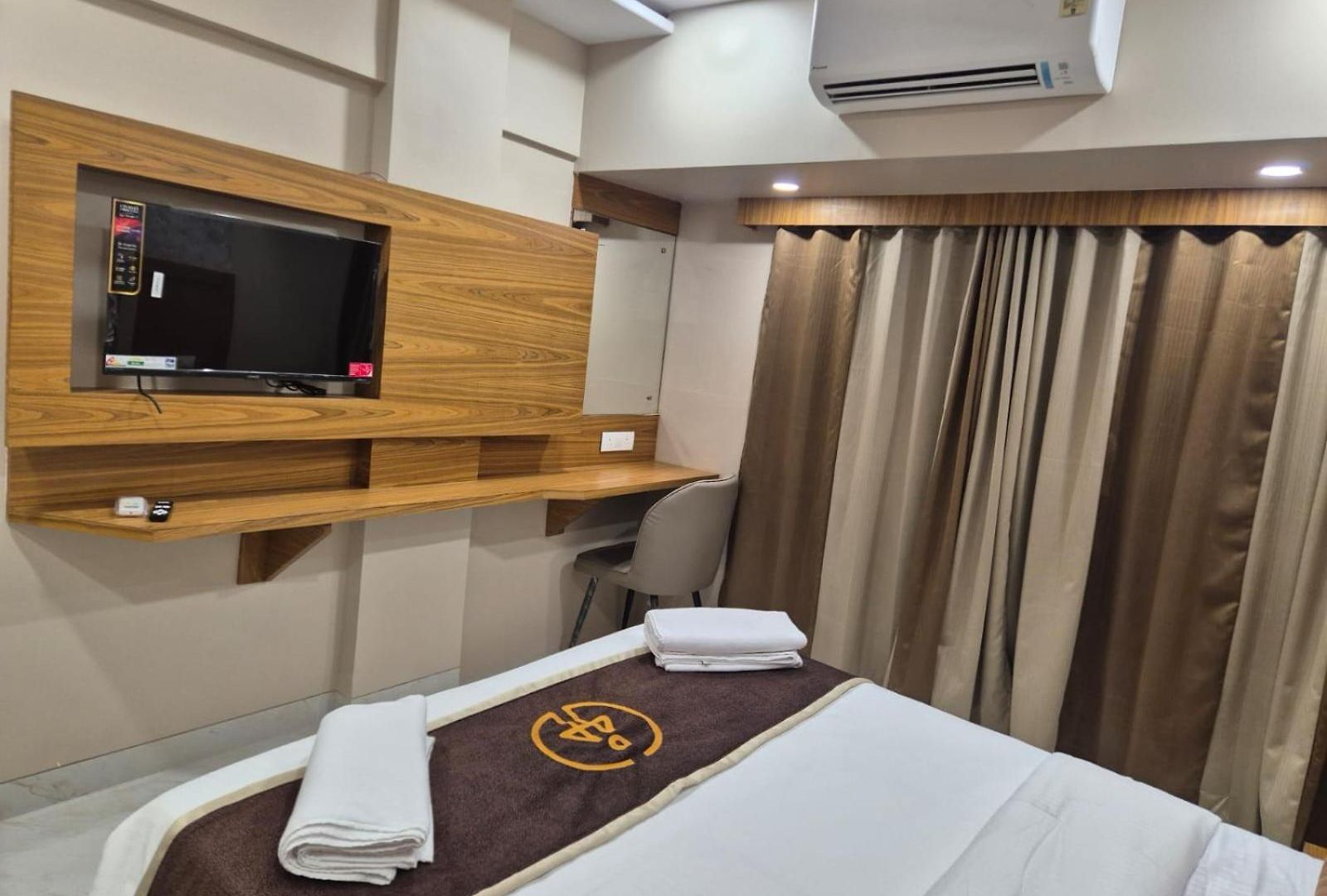 Hotel Galaxy Bkc