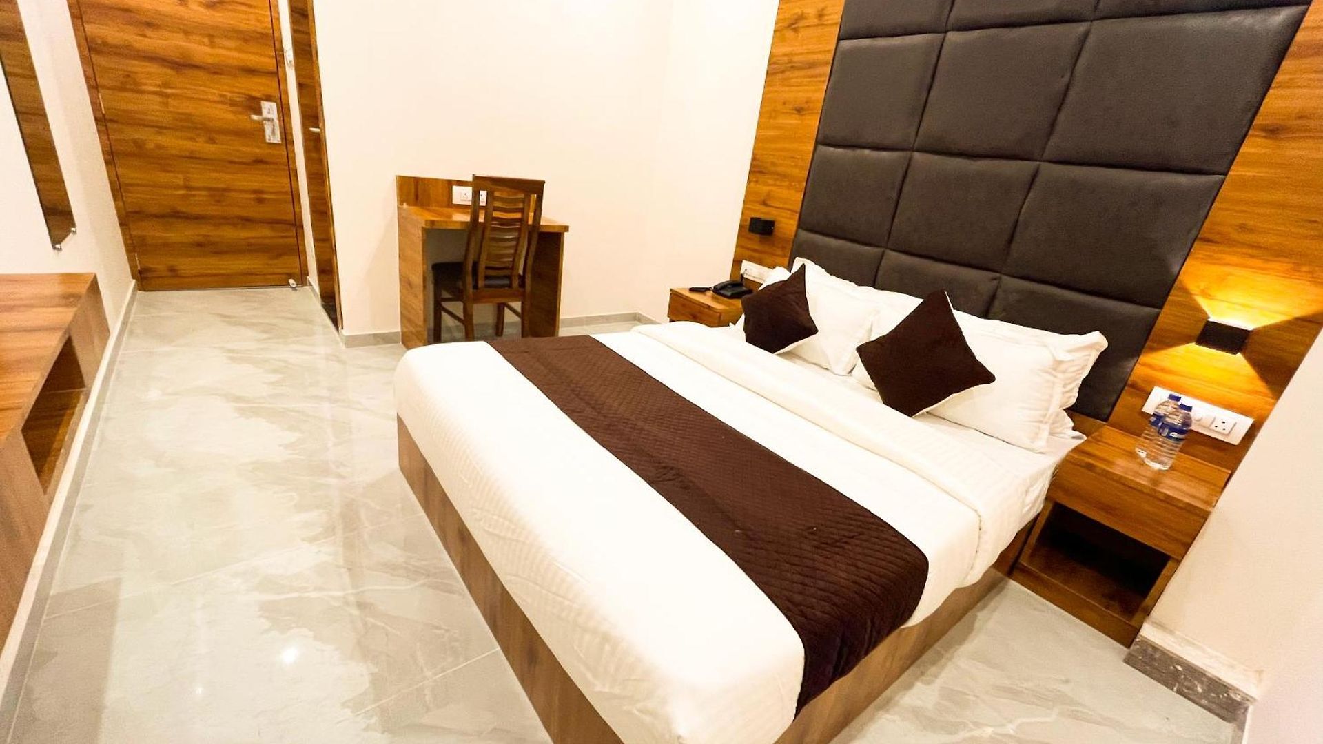 Hotel Grand Executive
