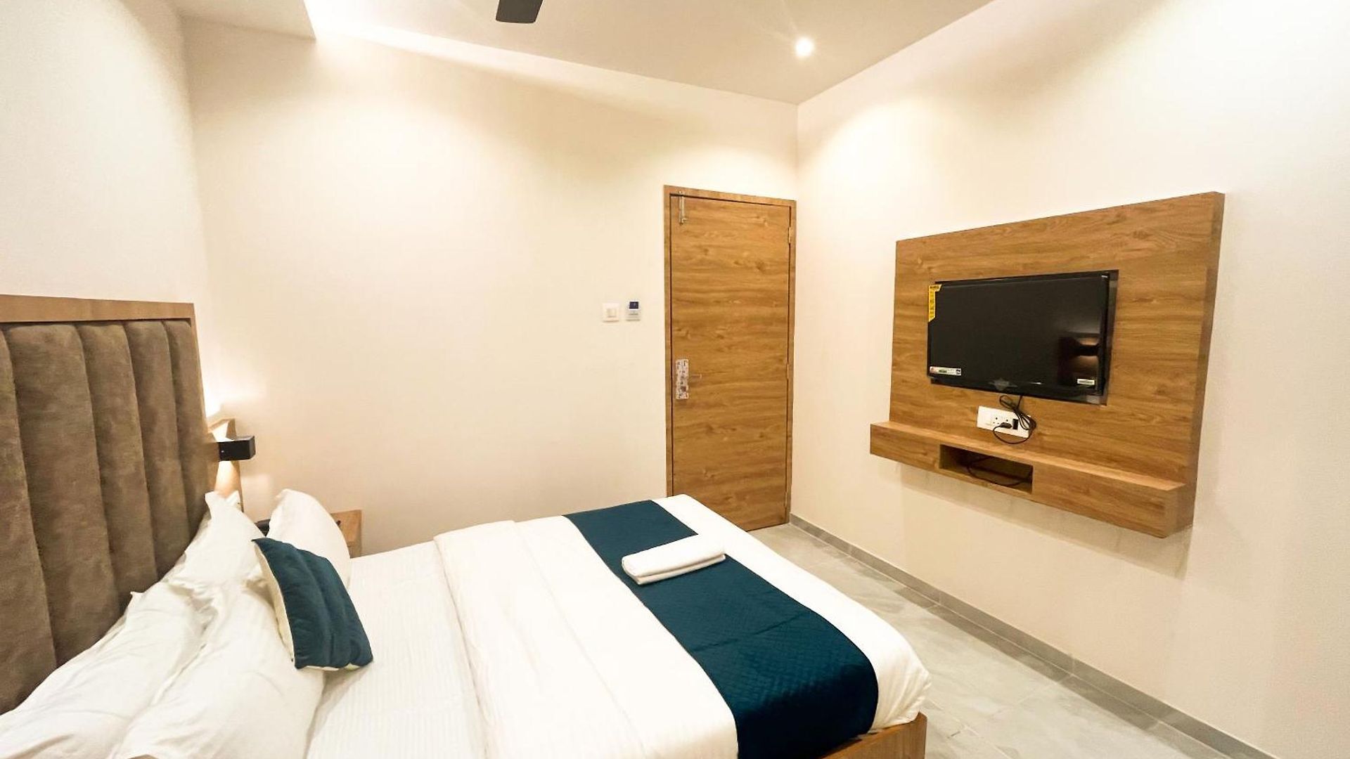Grand Executive Hotel 2*
