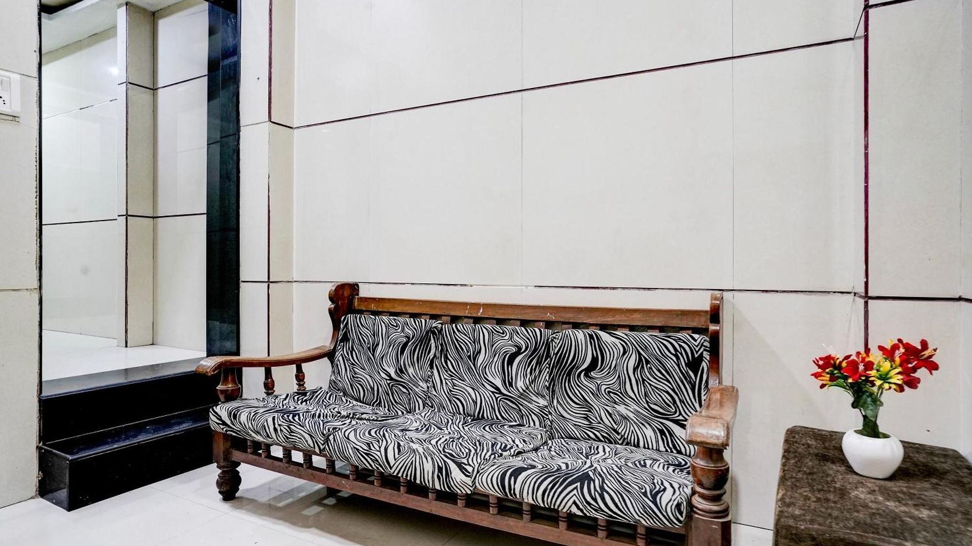 Hotel Golden Sagar - Kurla Mumbai