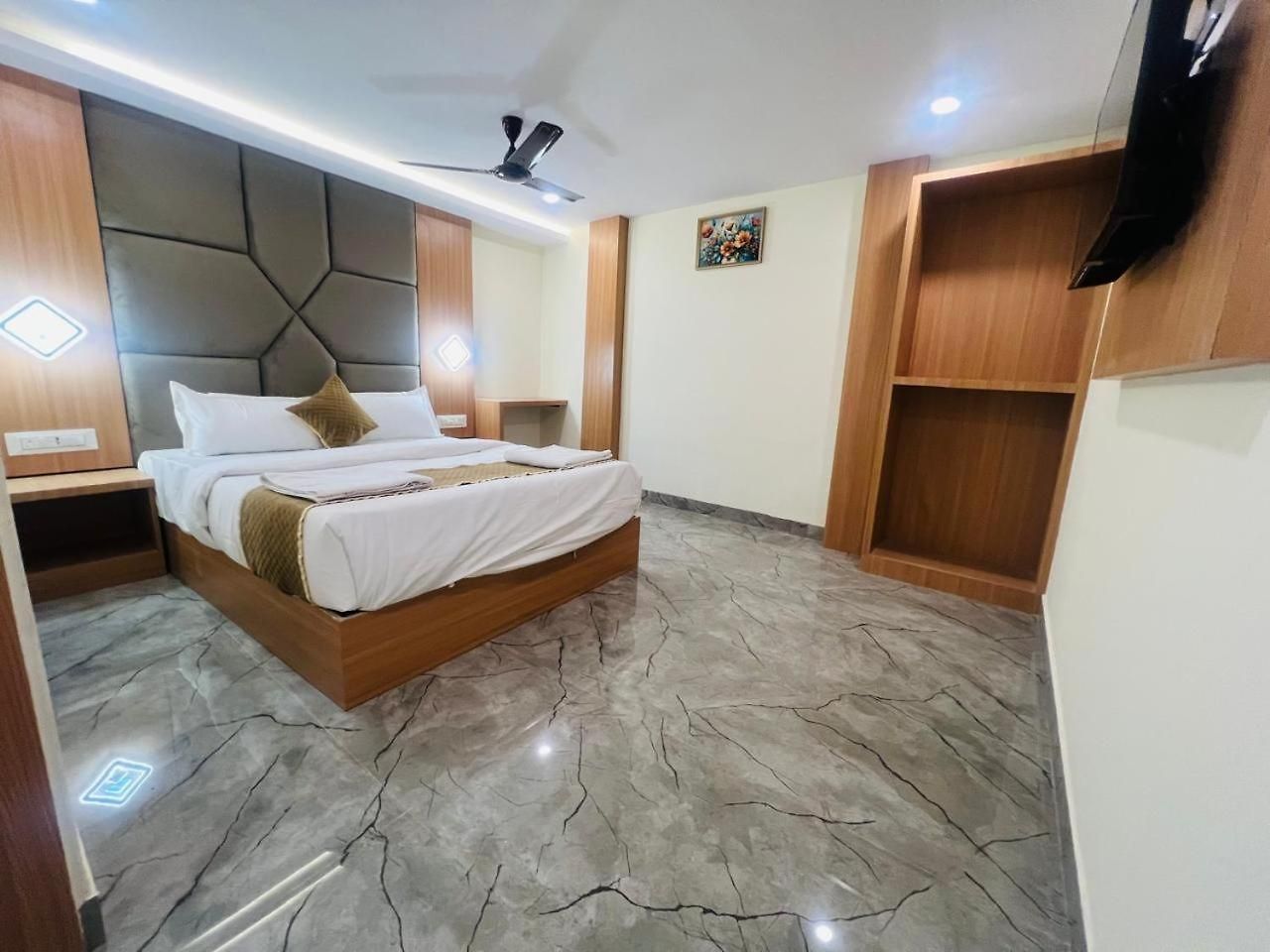 Hotel Crystal Castle Goregaon West Link Road,