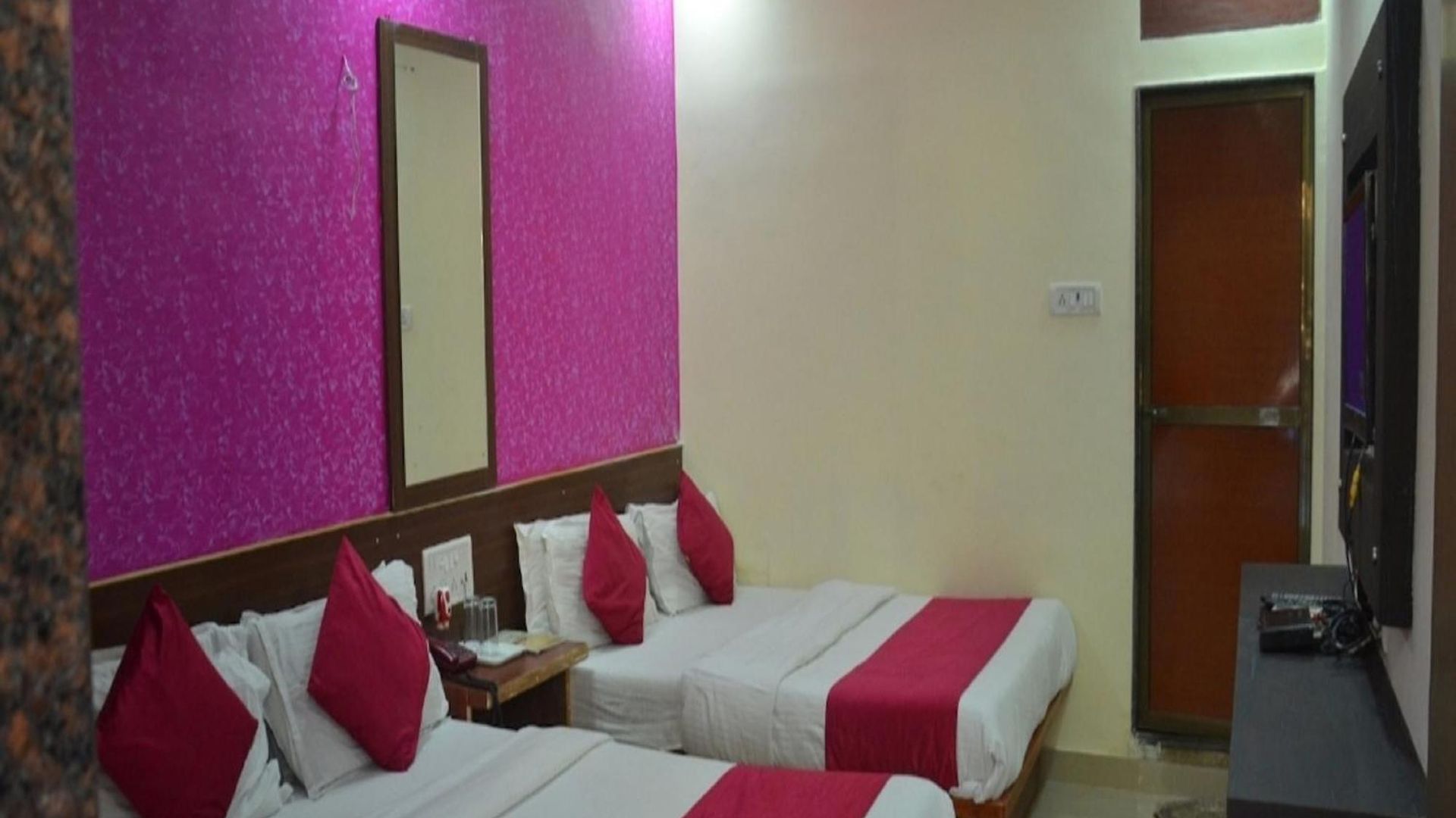 Sai Leela Near Airport Apartment Mumbai