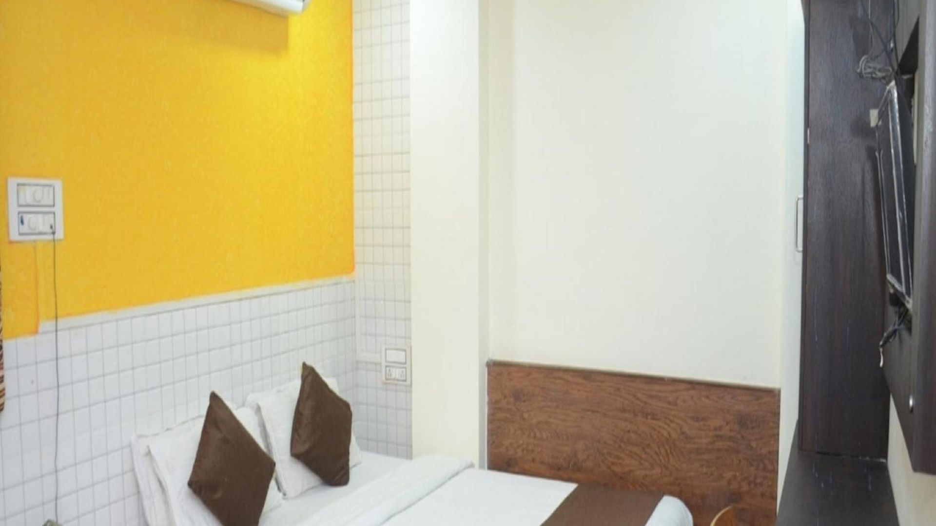 Sai Leela Near Airport Apartment *