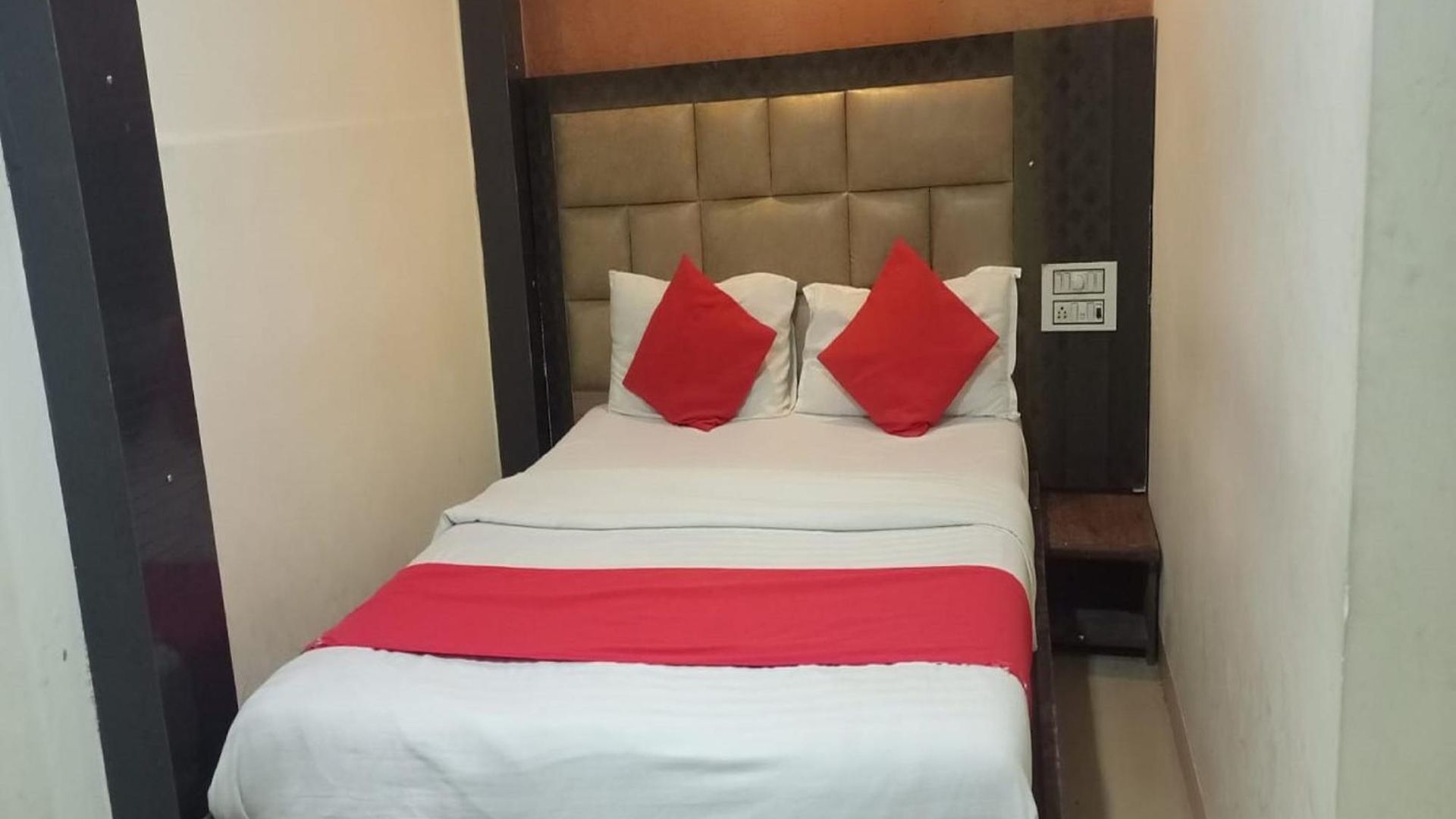 Sai Leela Near Airport Apartment