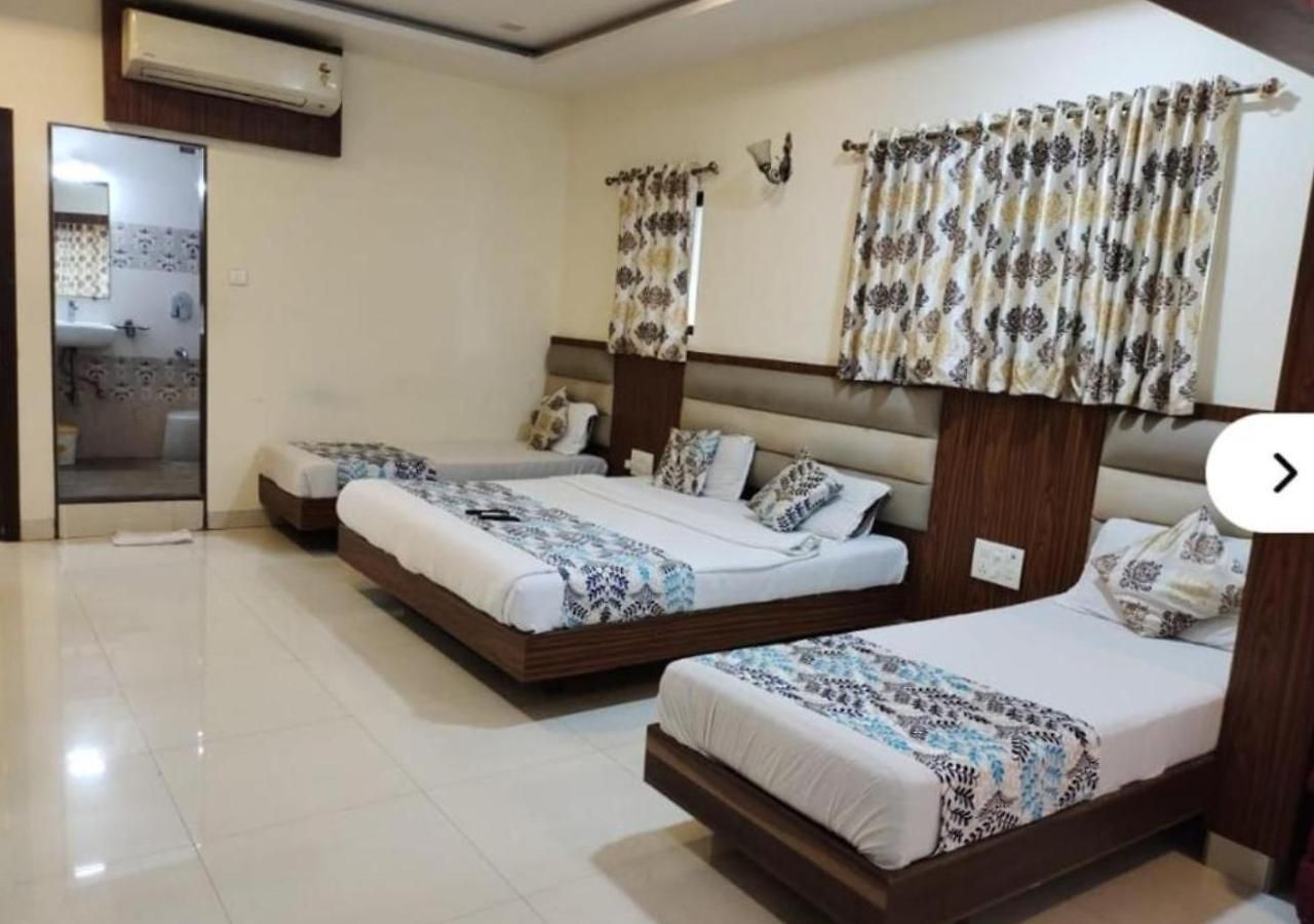 Golden Palms Hotel Mumbai