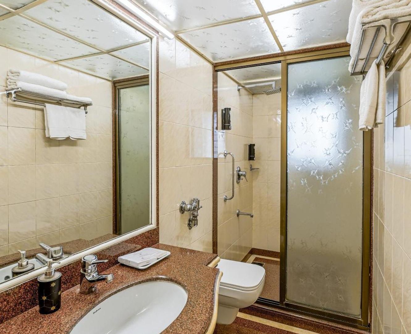 Regal Enclave 3* Mumbai