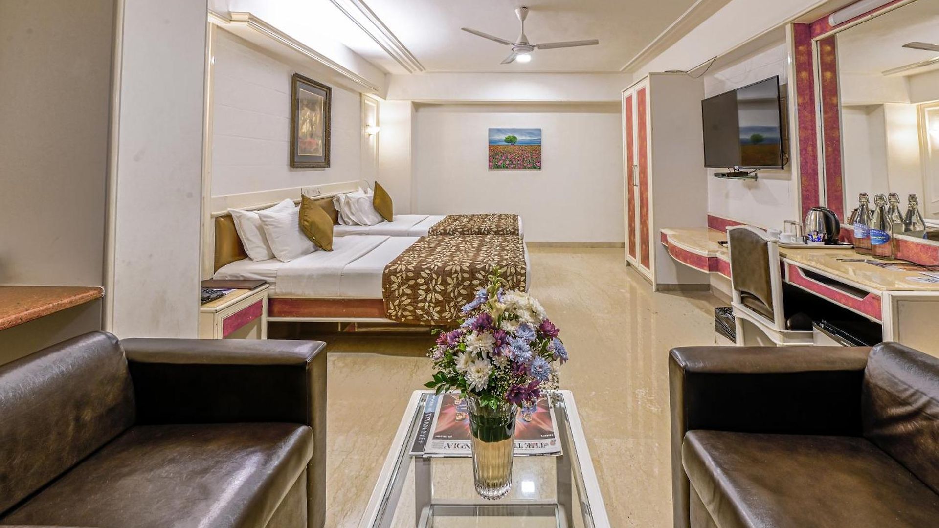 Regal Enclave 3*