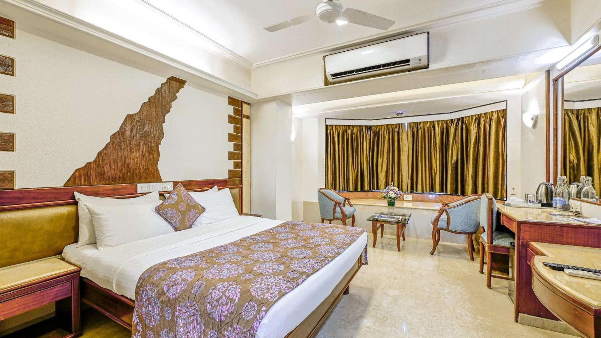 Hotel Regal Enclave