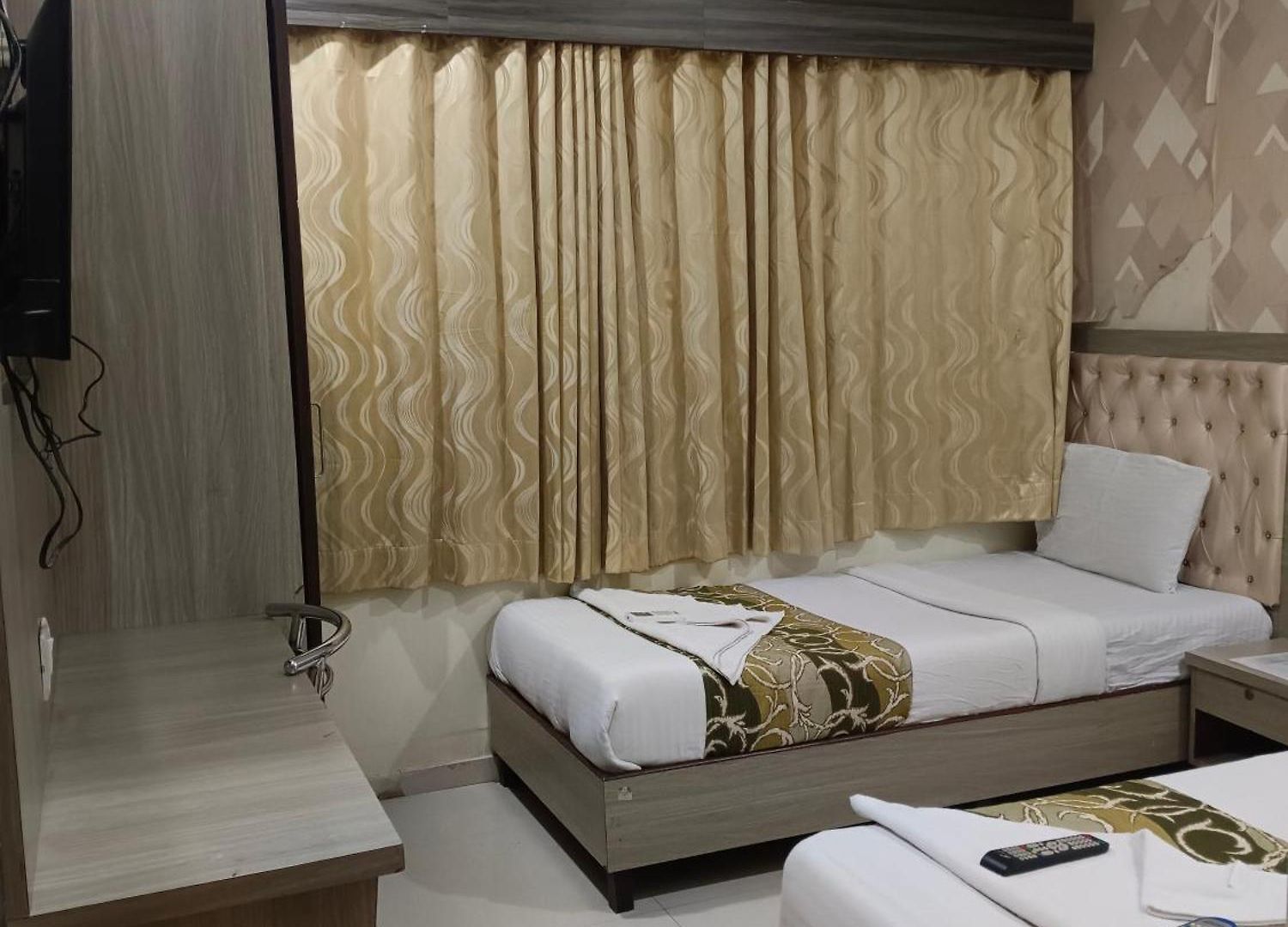 Time Gold Near Domestics Airport Guest house 2*