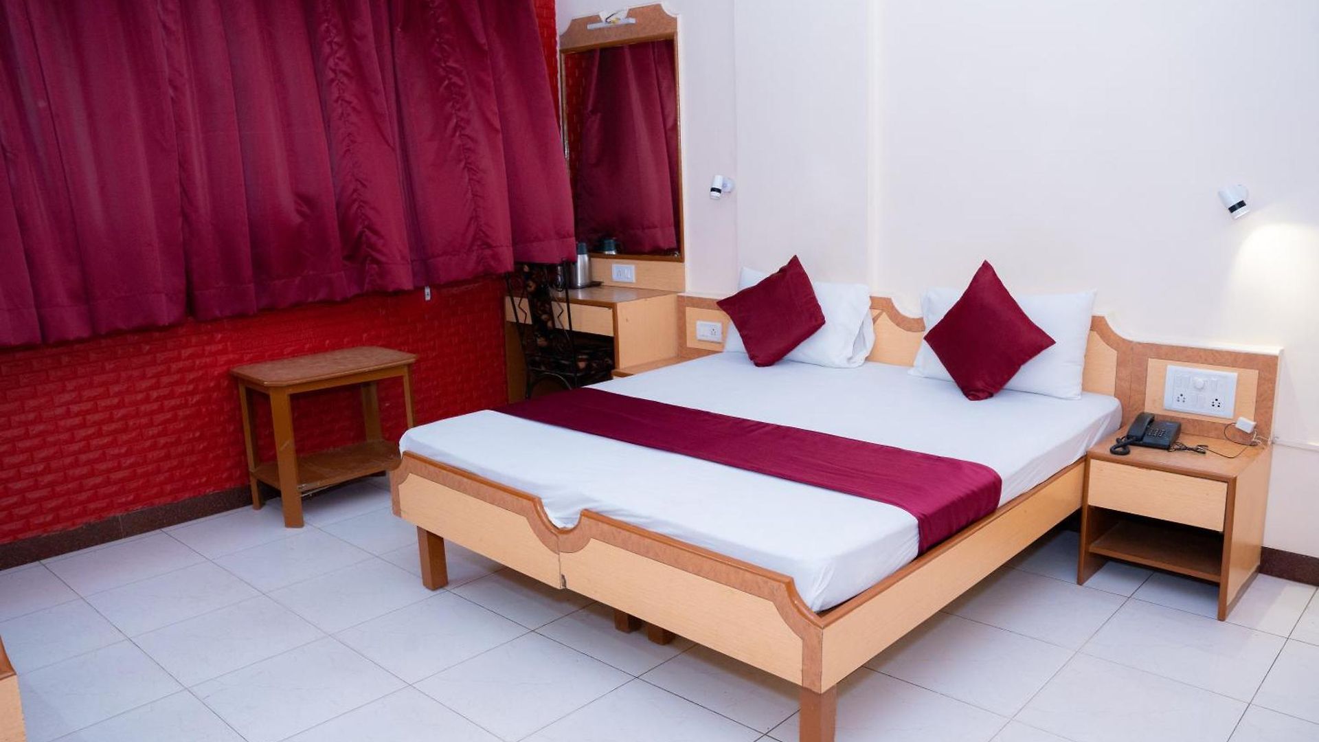 Hotel Saigal *