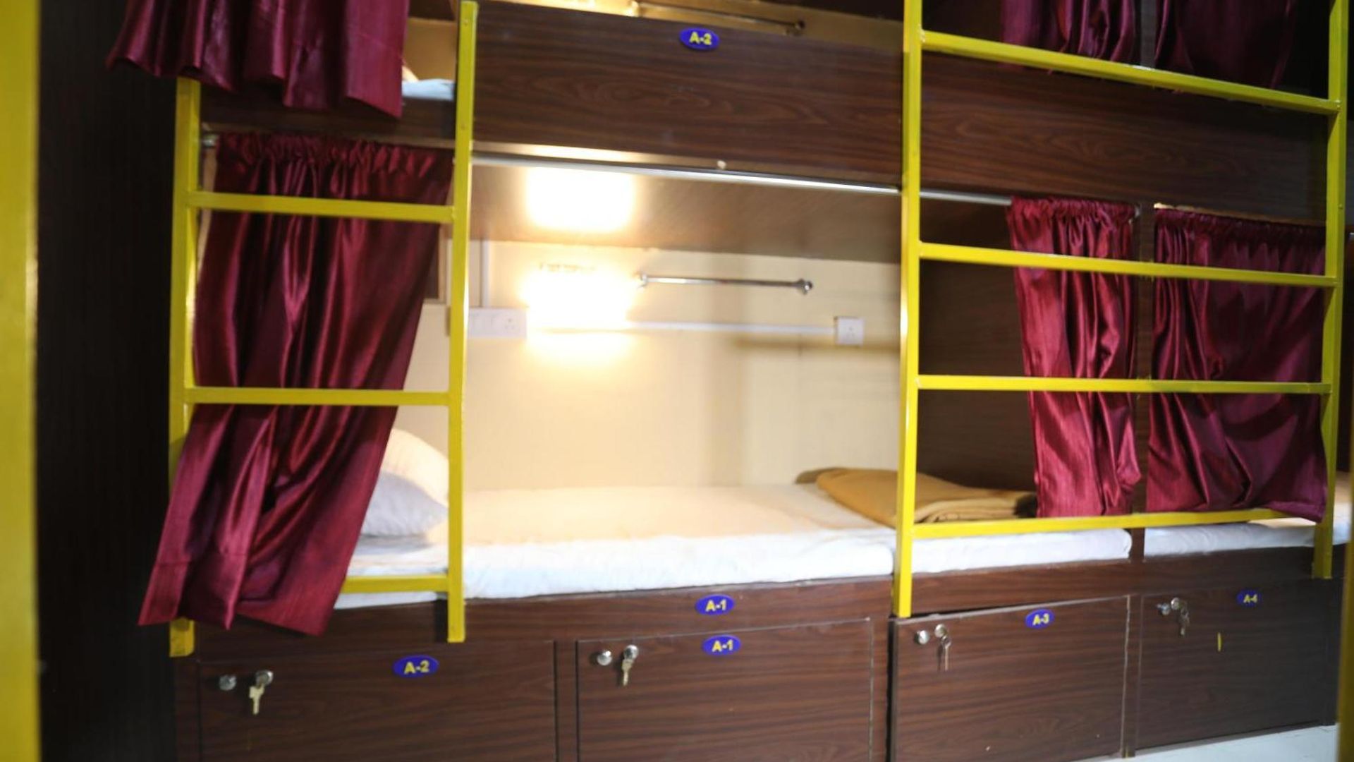 Neon Nest Suits Asalpha Metro * Mumbai