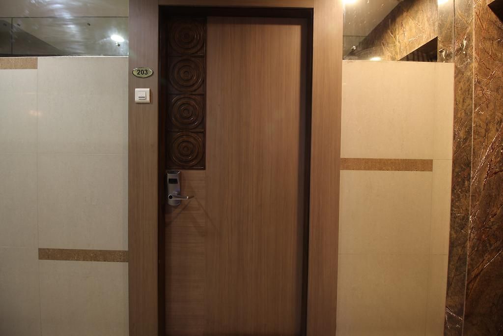 Samrat 3*