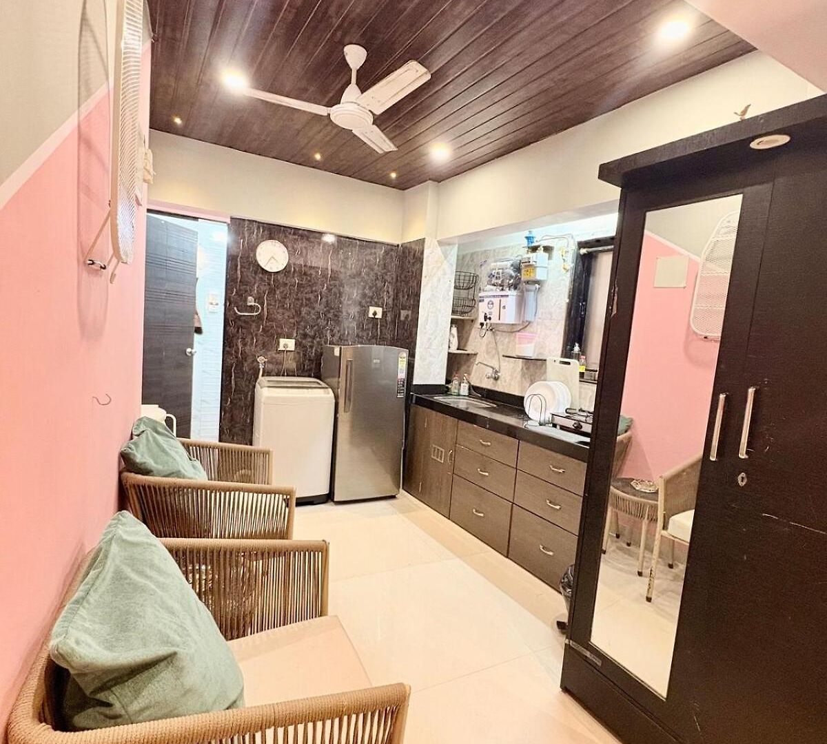 105 Bhamala House, Near Boojee Cafe, Kantwadi, Bandra West Apartment