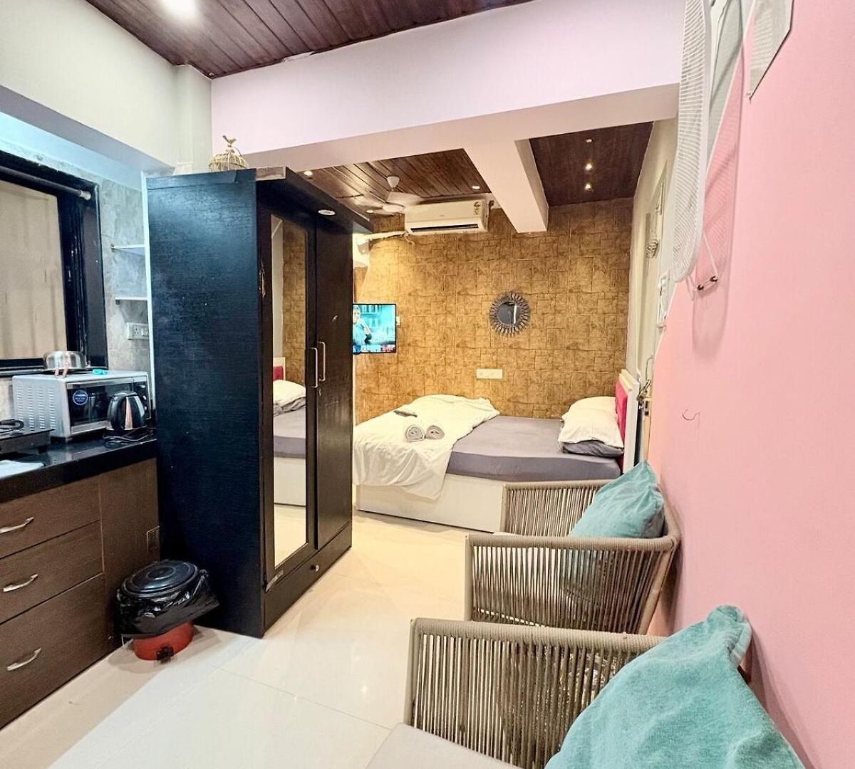 Apartment 105 Bhamala House, Near Boojee Cafe, Kantwadi, Bandra West Mumbai