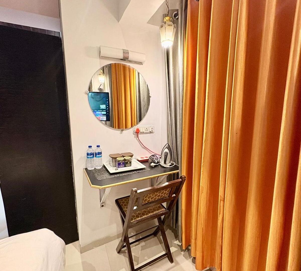 105 Bhamala House, Near Boojee Cafe, Kantwadi, Bandra West Apartment Mumbai