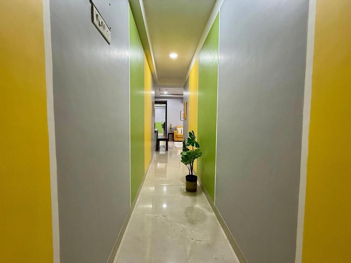 Apartment Modern 2 Bedroom Bandra Trendy Location *