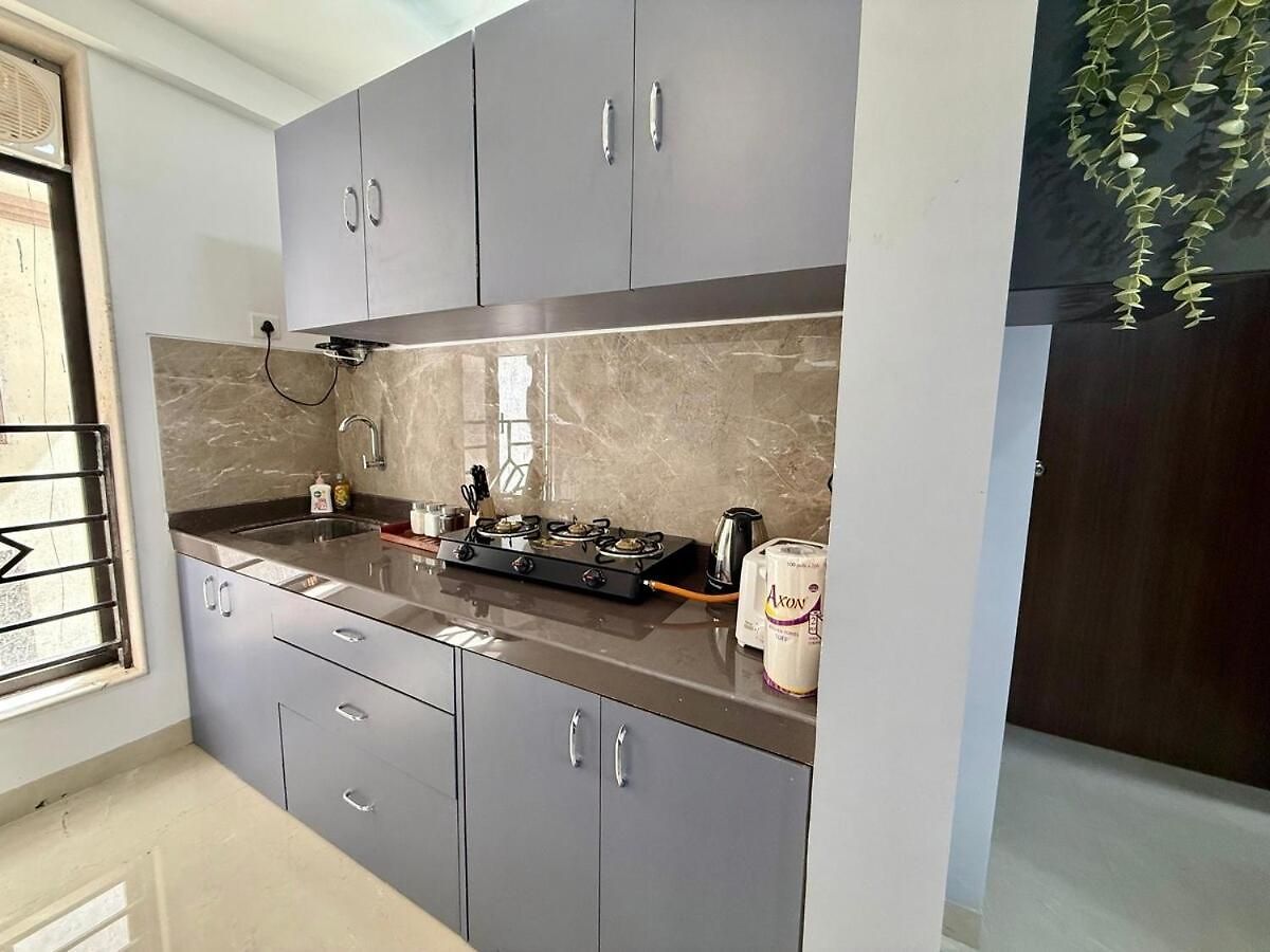 Modern 2 Bedroom Bandra Trendy Location * Mumbai