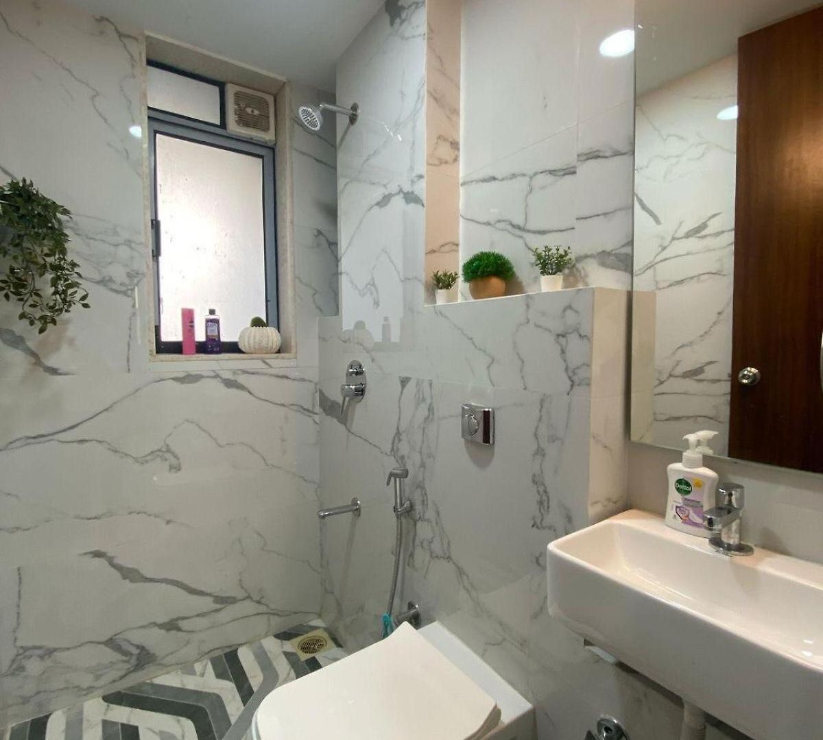 Apartment Modern 2 Bedroom Bandra Trendy Location Mumbai