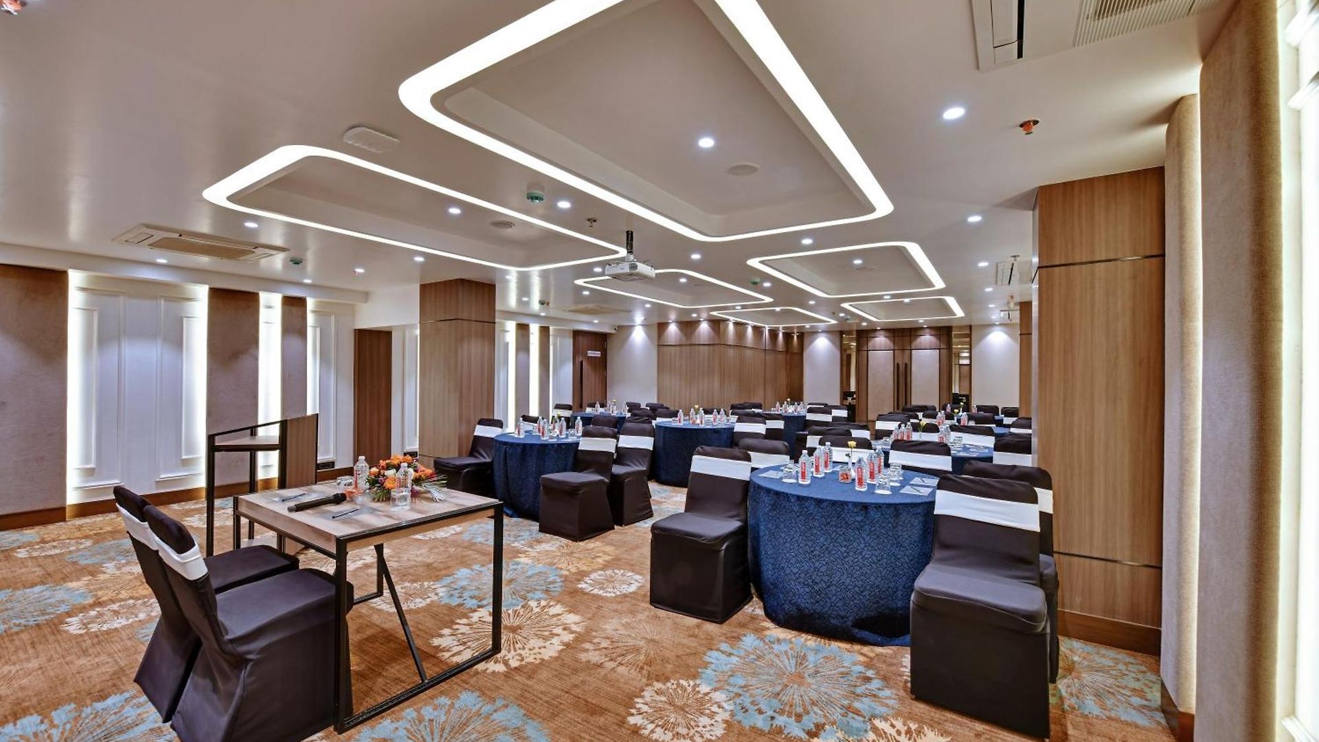 Hotel Click Andheri Midc Mumbai