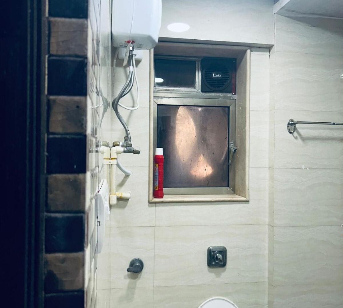 2bhk With Pvt Decks Near Sea
