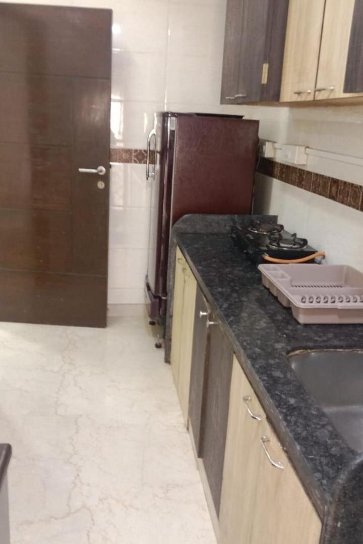 2bhk With Pvt Decks Near Sea *