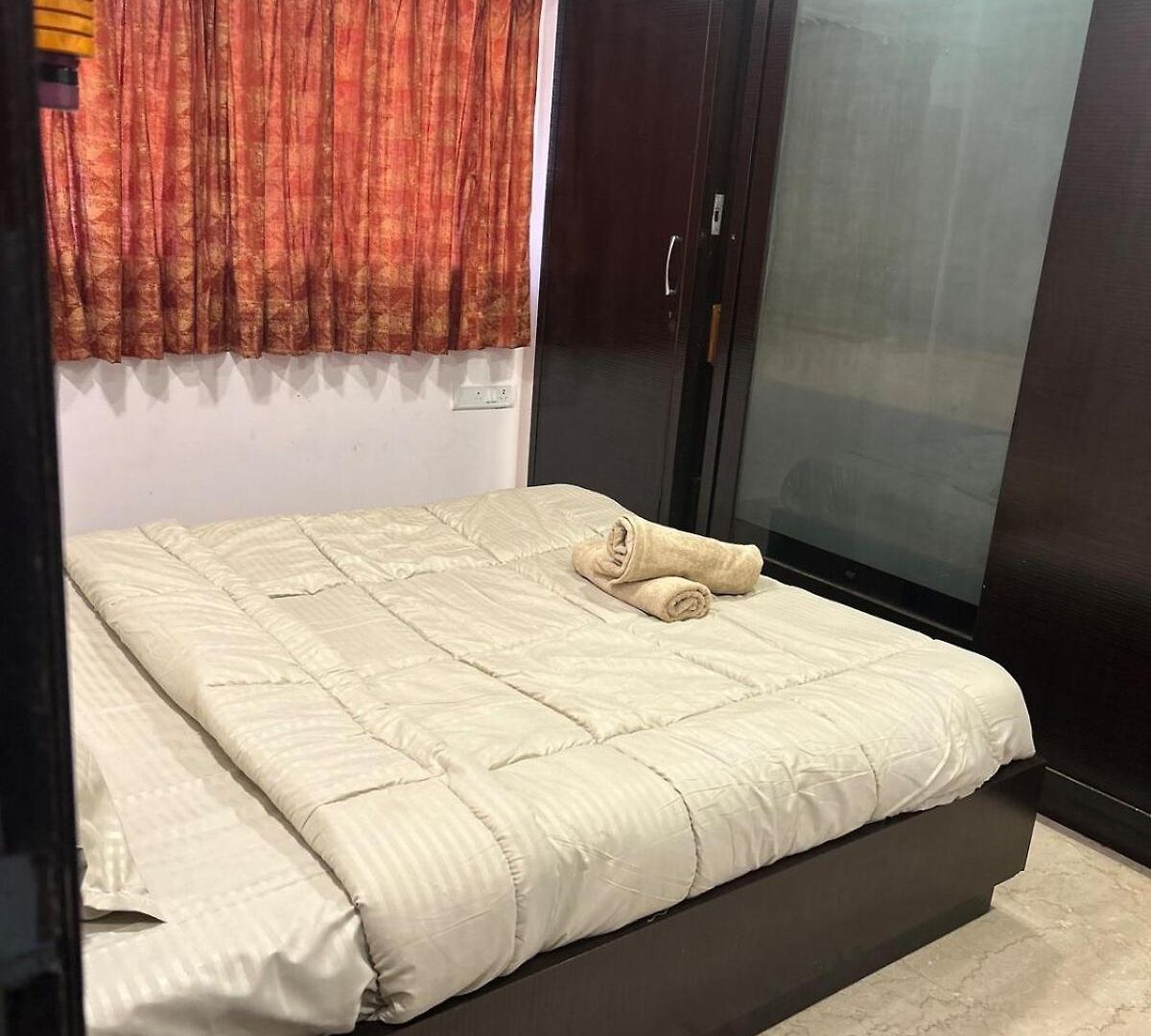 2bhk With Pvt Decks Near Sea Mumbai